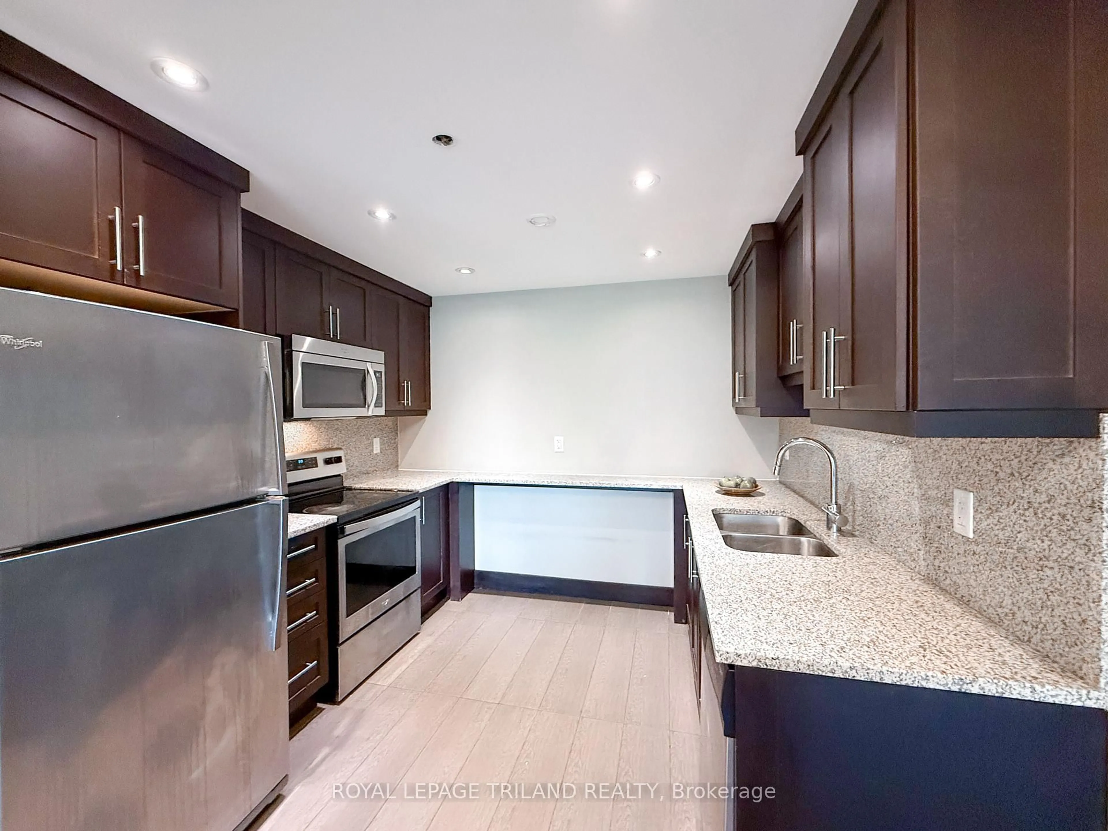 Standard kitchen, unknown for 1235 Richmond St #607, London East Ontario N6A 0C1