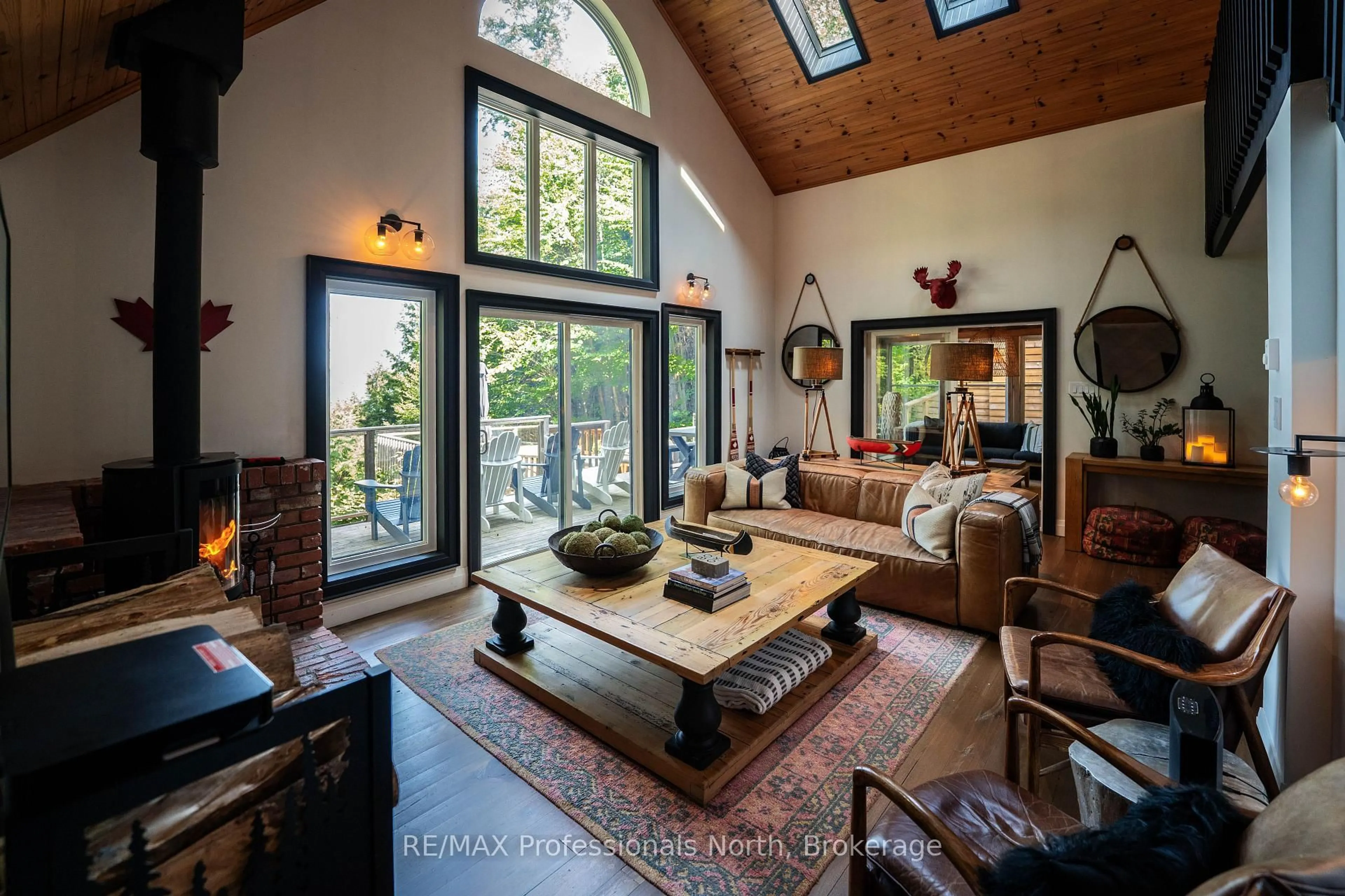 Living room with furniture, unknown for 1025 BOXSTOVE POINT Tr, Dysart et al Ontario K0M 1S0