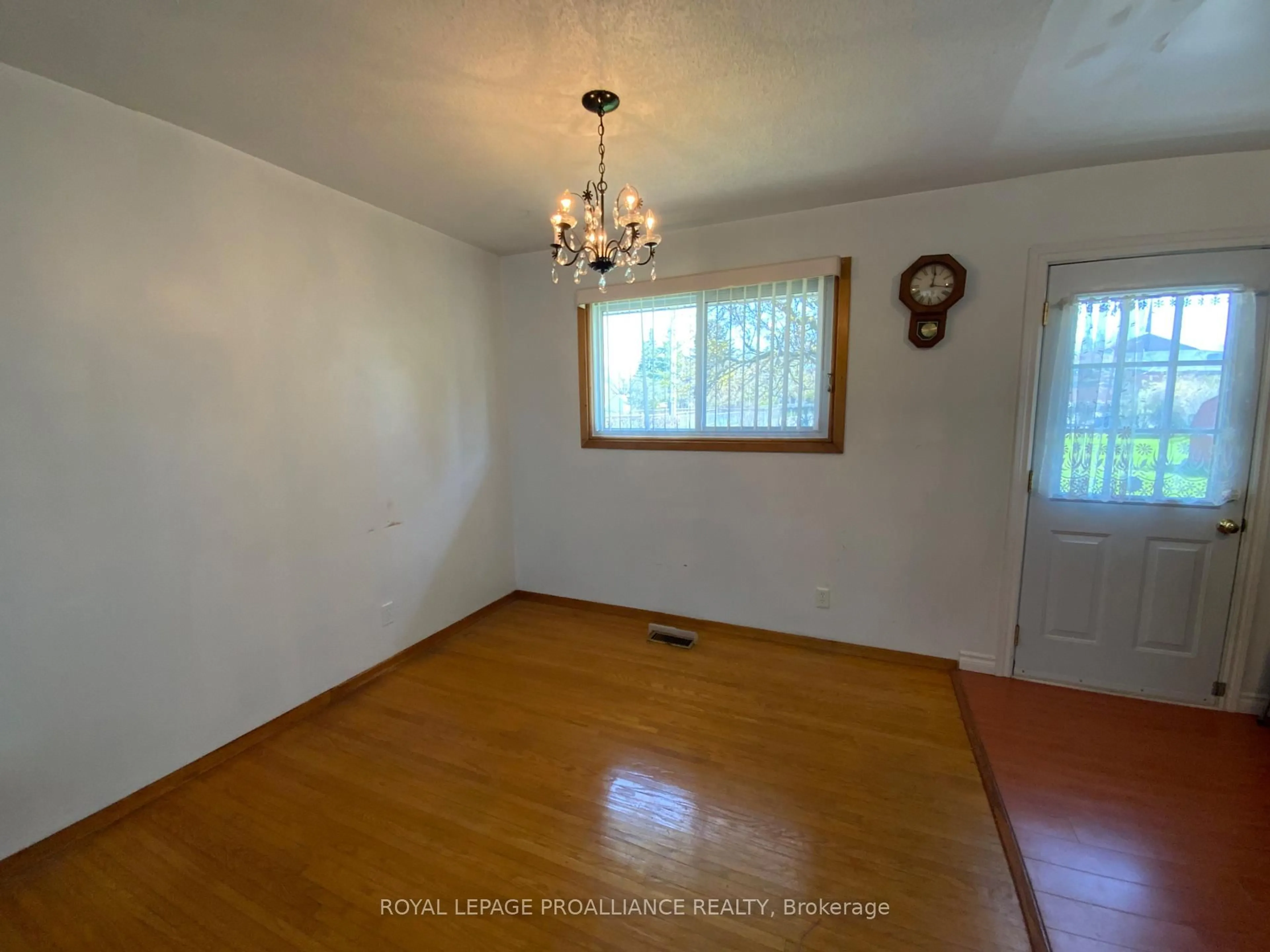 A pic of a room for 55 Village Dr, Belleville Ontario K8P 4K2