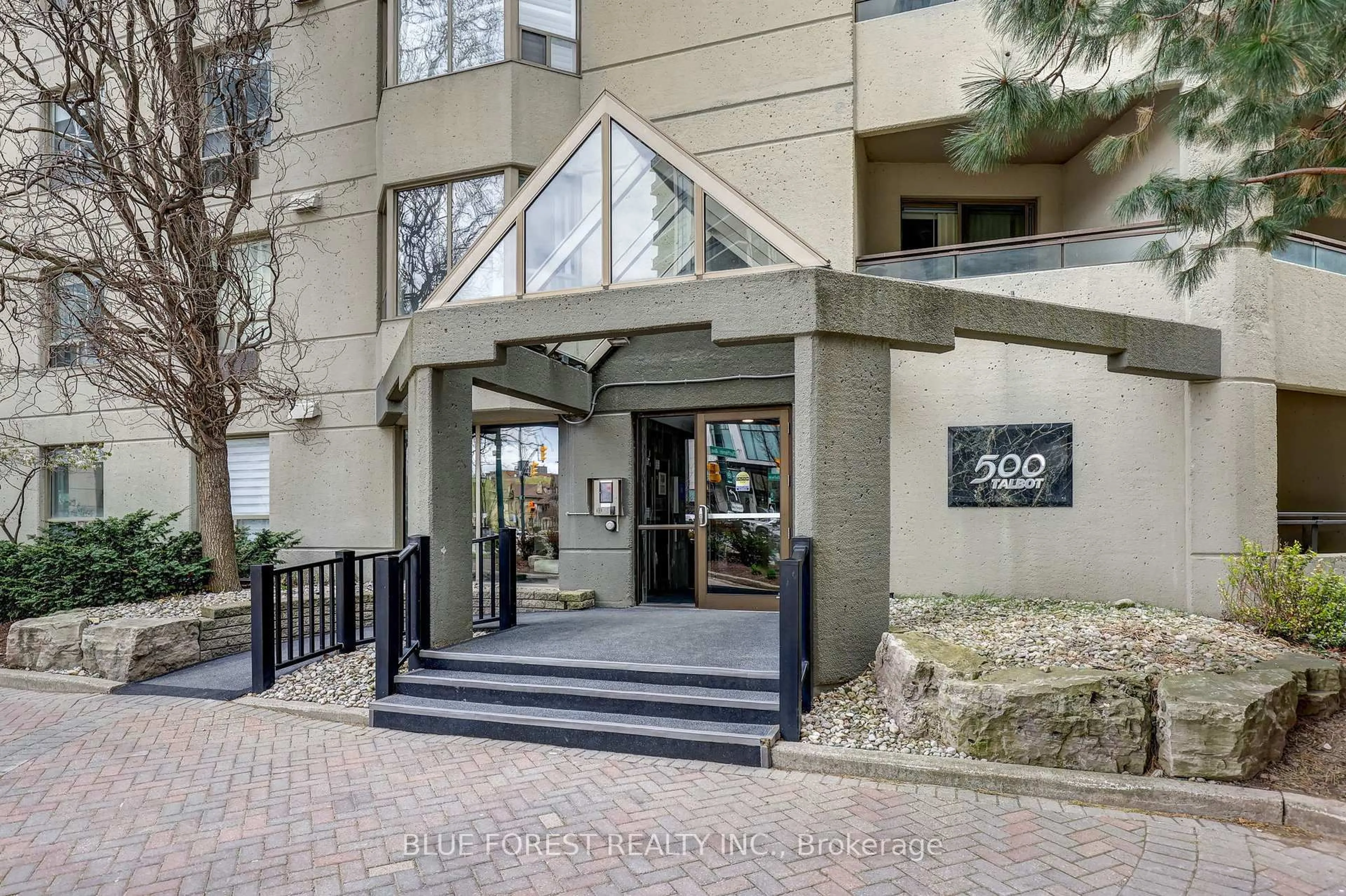 Unknown for 500 TALBOT St #305, London East Ontario N6A 2S3