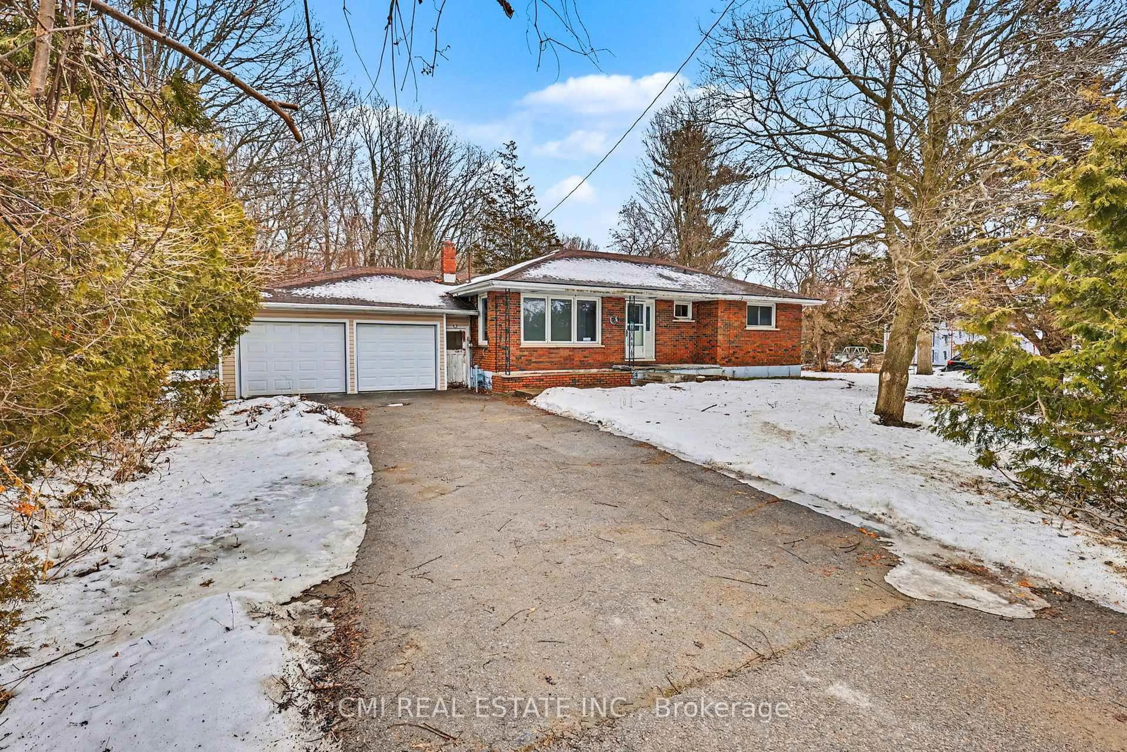 A pic from outside/outdoor area/front of a property/back of a property/a pic from drone, street for 606 GLEN MILLER Rd, Trenton Ontario K8V 5P8