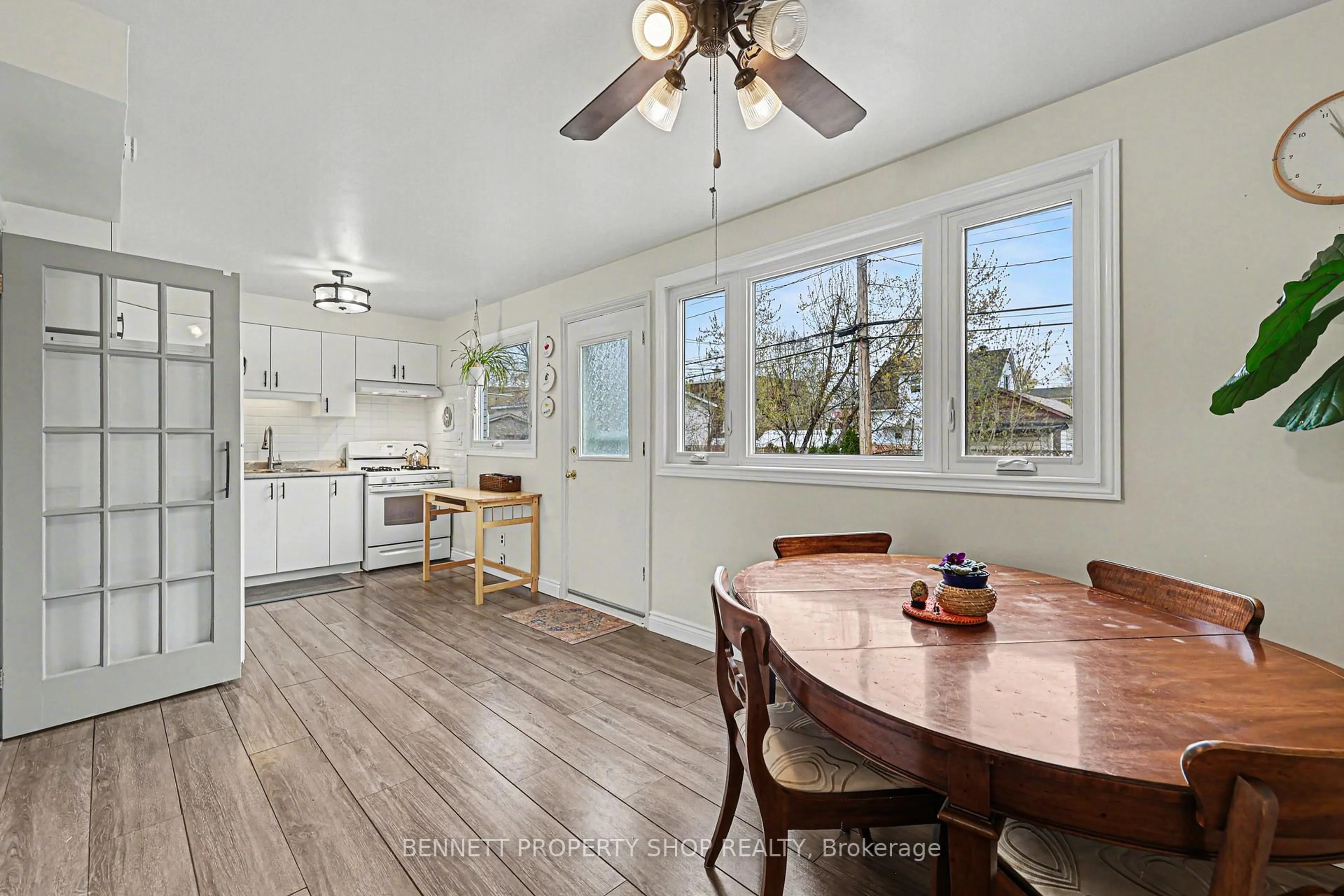 Open concept kitchen, unknown for 673 Morin St, Ottawa Ontario K1K 3G8
