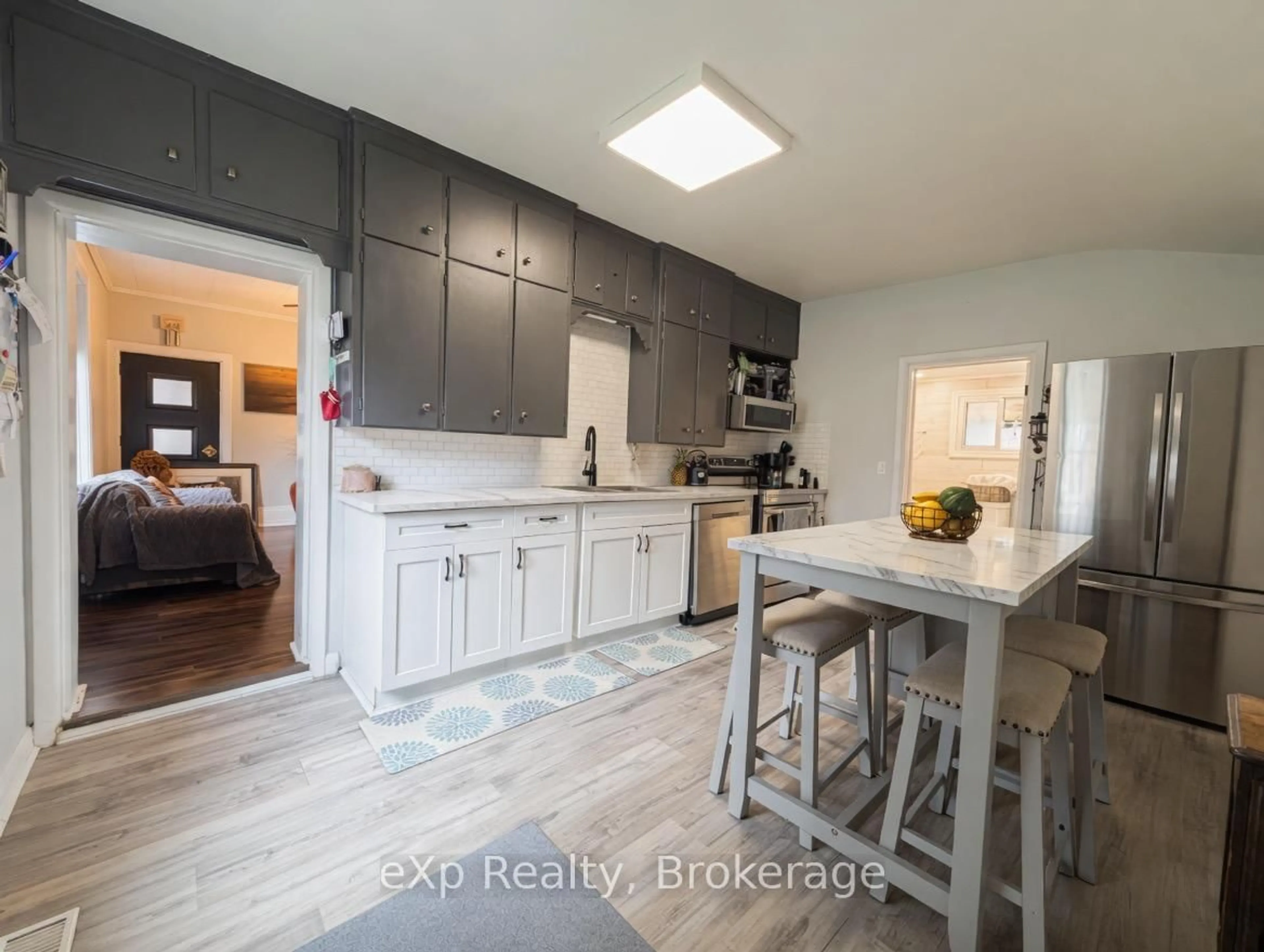 Open concept kitchen, unknown for 572 9th Ave, Hanover Ontario N4N 2M8