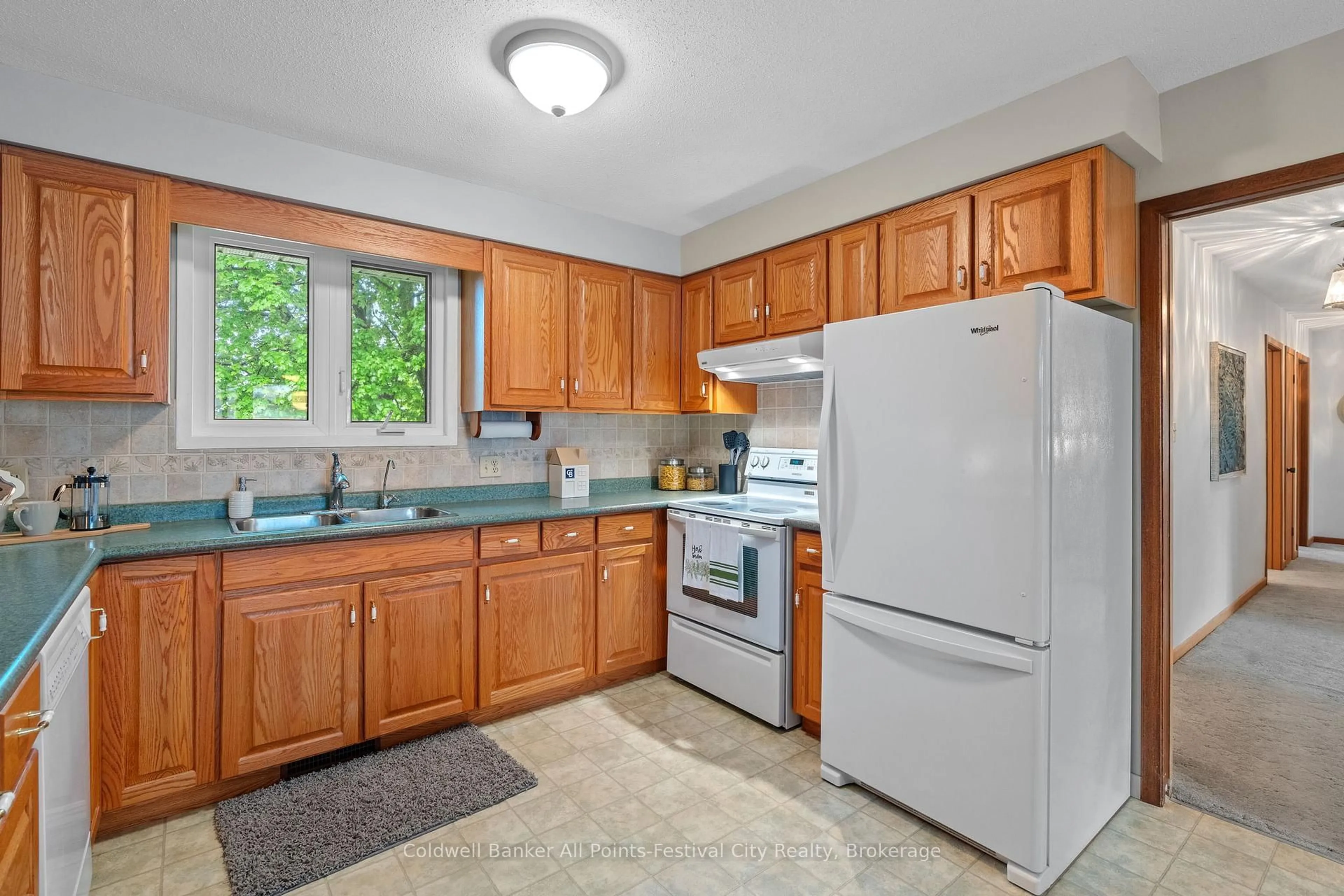Standard kitchen, ceramic/tile floor for 4 Suncoast Dr, Goderich Ontario N7A 1X1