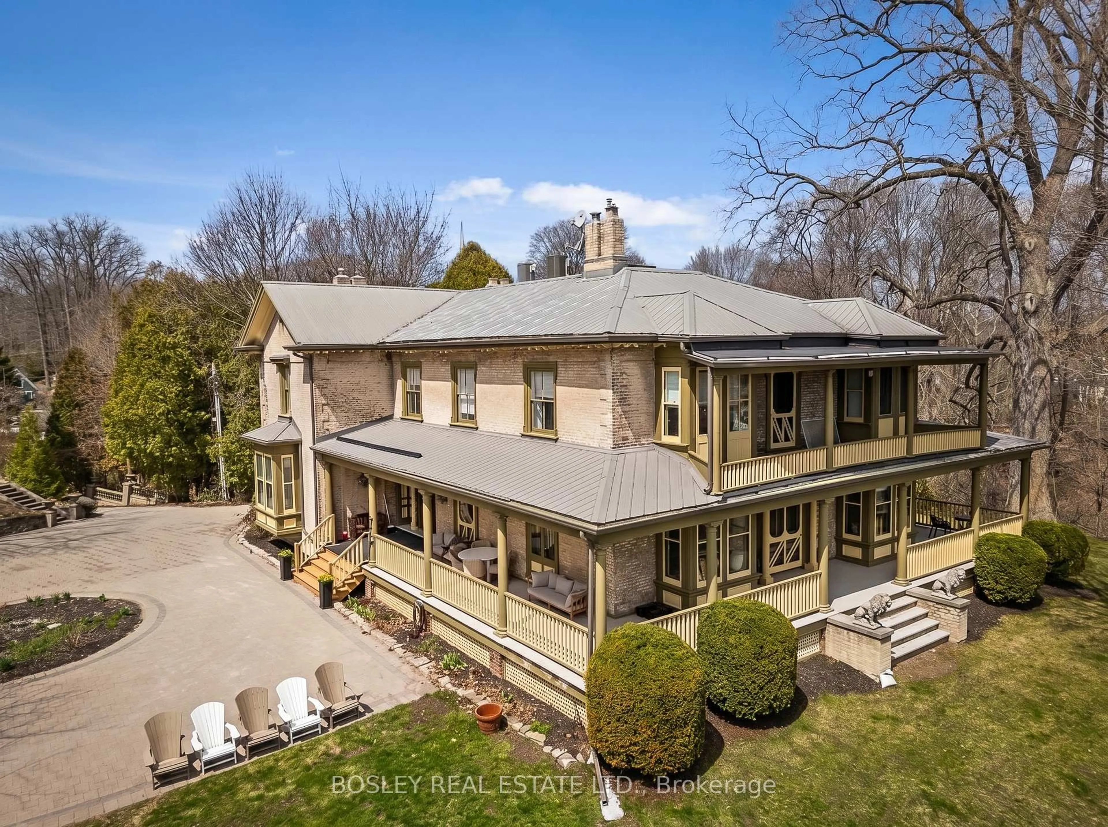 A pic from outside/outdoor area/front of a property/back of a property/a pic from drone, unknown for 47 Pine St, Port Hope Ontario L1A 3E6