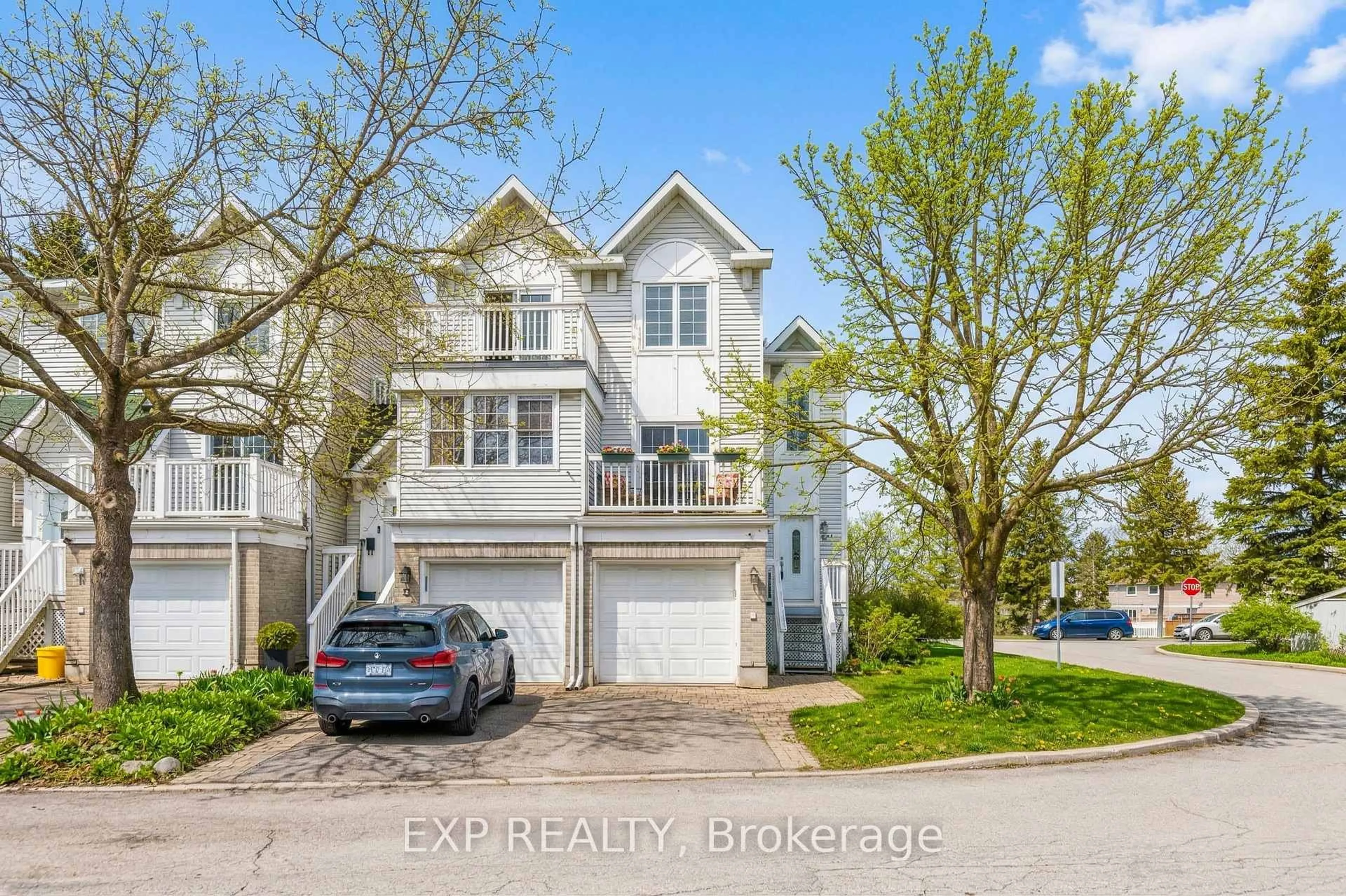 Unknown for 10 Castlegreen Private, Ottawa Ontario K1T 3N2