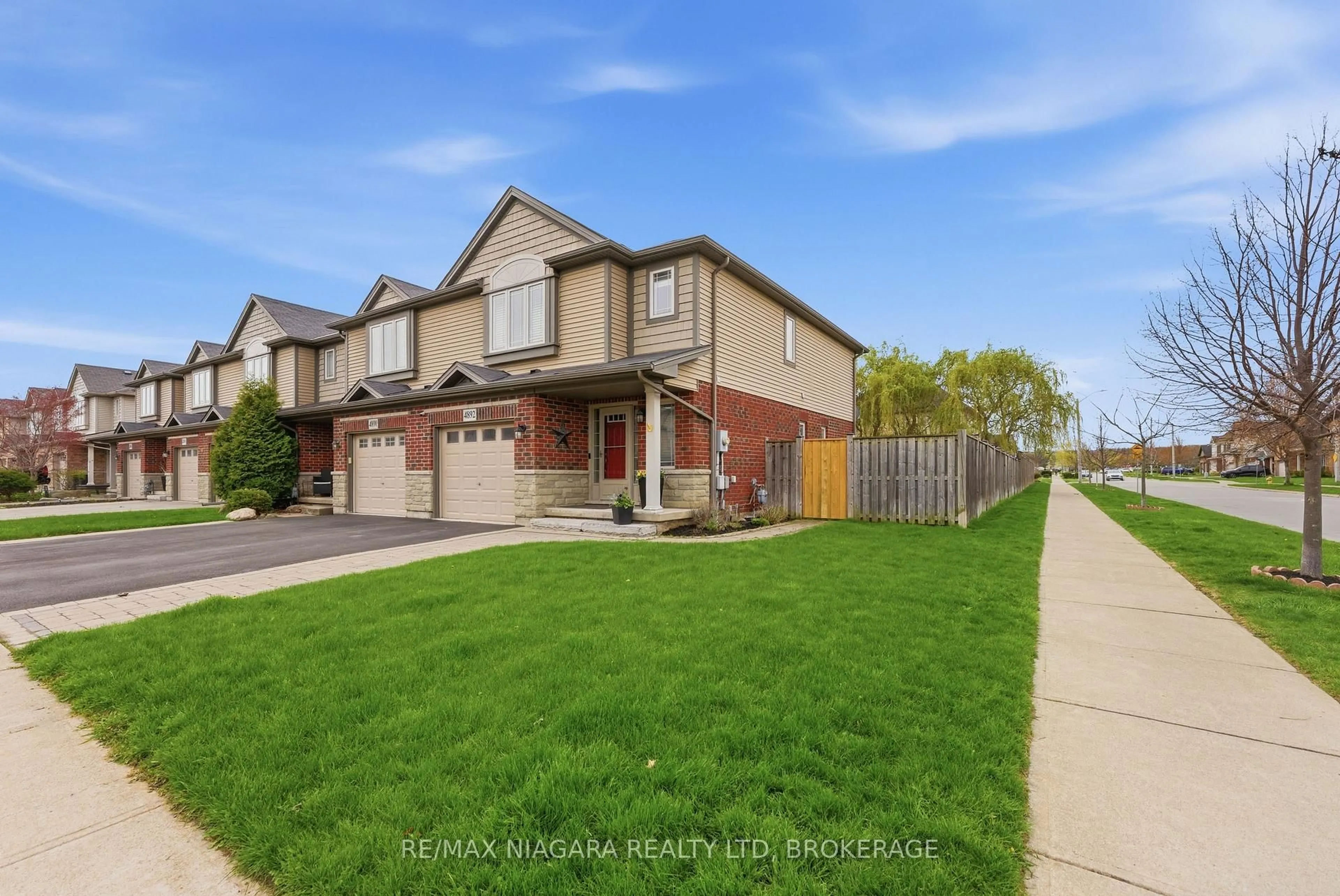 Home with brick exterior material, street for 4892 Adam Crt, Lincoln Ontario L0R 1B3