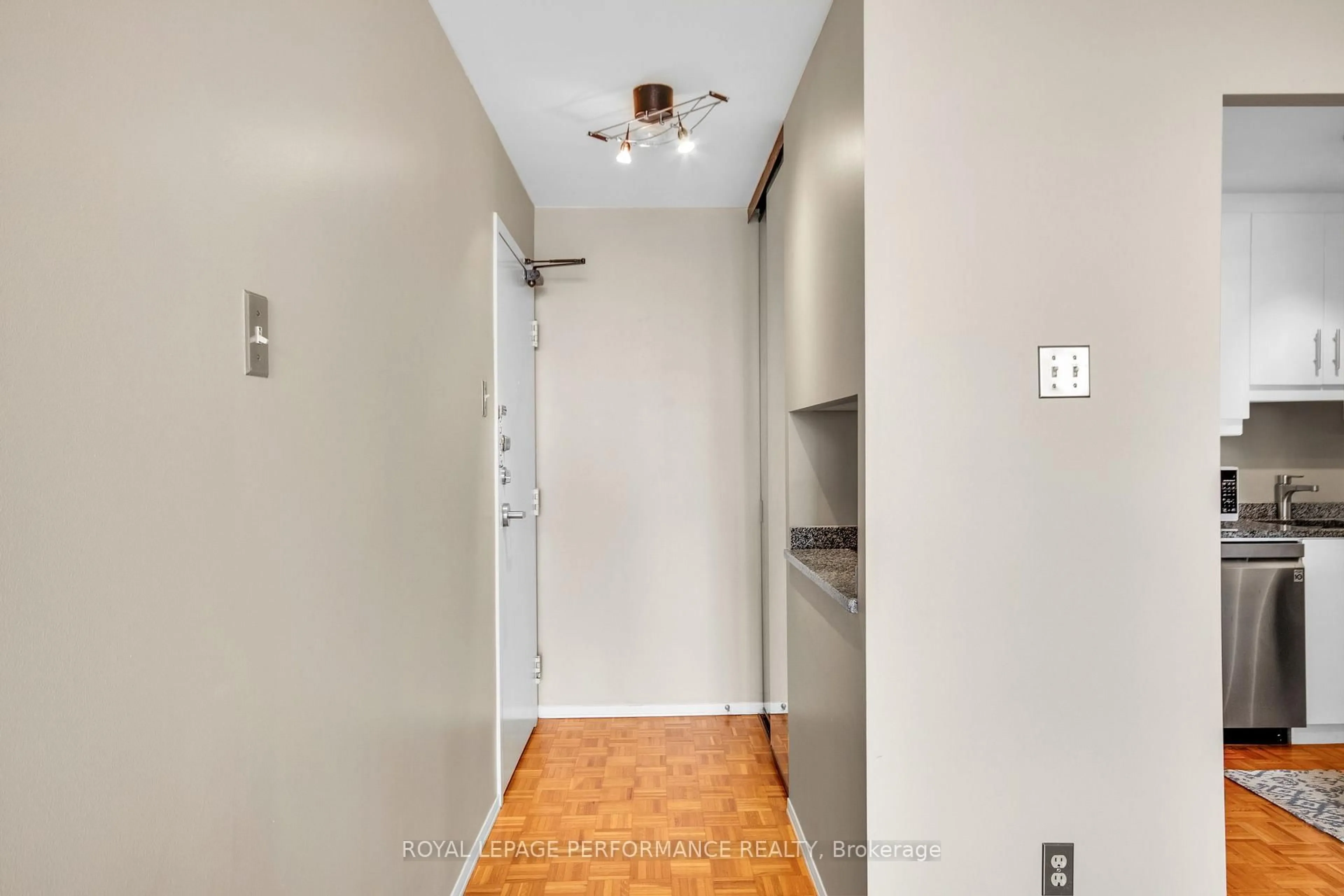 Unknown for 475 Laurier Ave #1108, Ottawa Ontario K1R 7X1