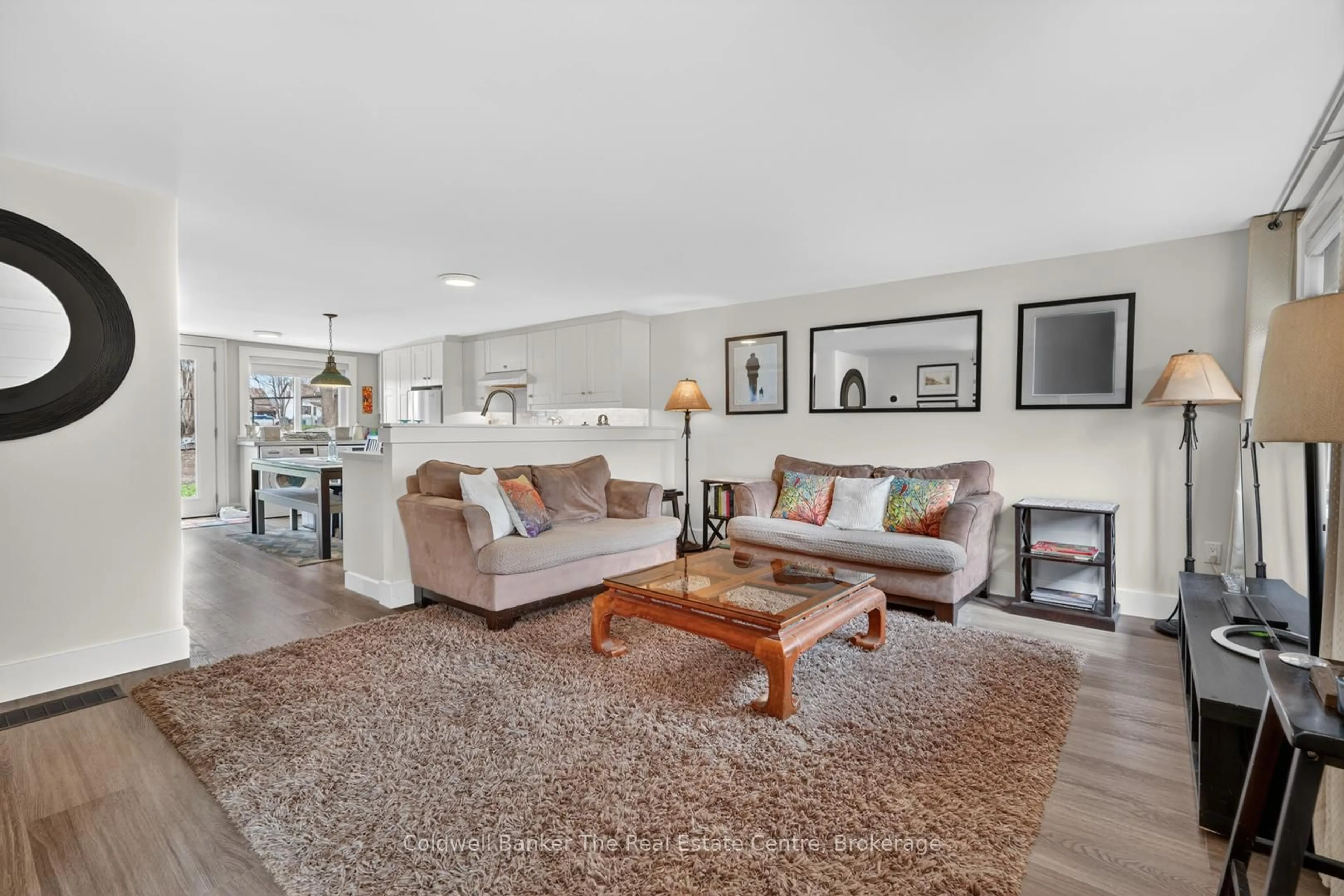 Living room with furniture, unknown for 935 First St, Gravenhurst Ontario P1P 1K3