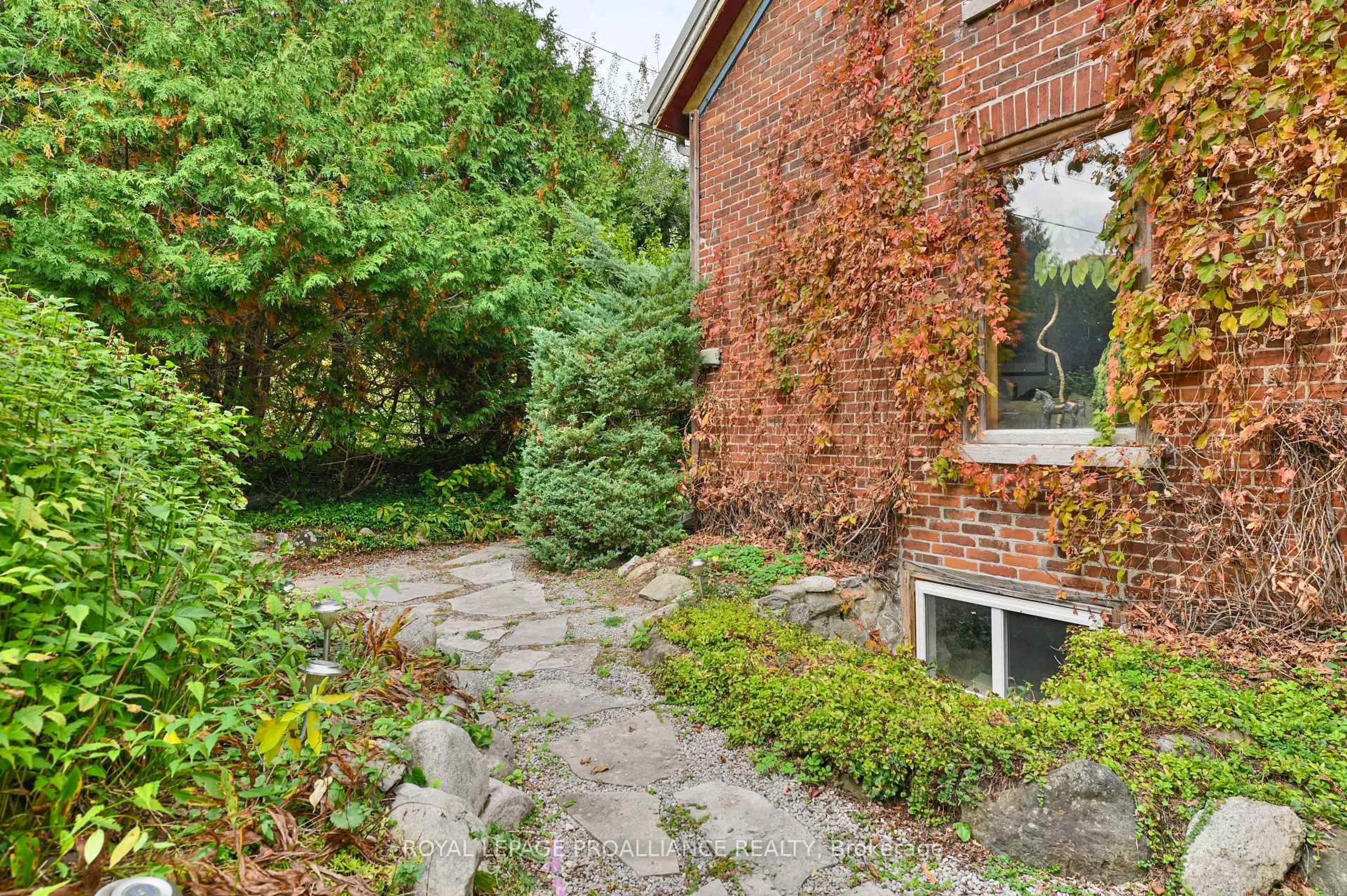 Patio, street for 15047 County Road 2 Rd, Brighton Ontario K0K 1H0