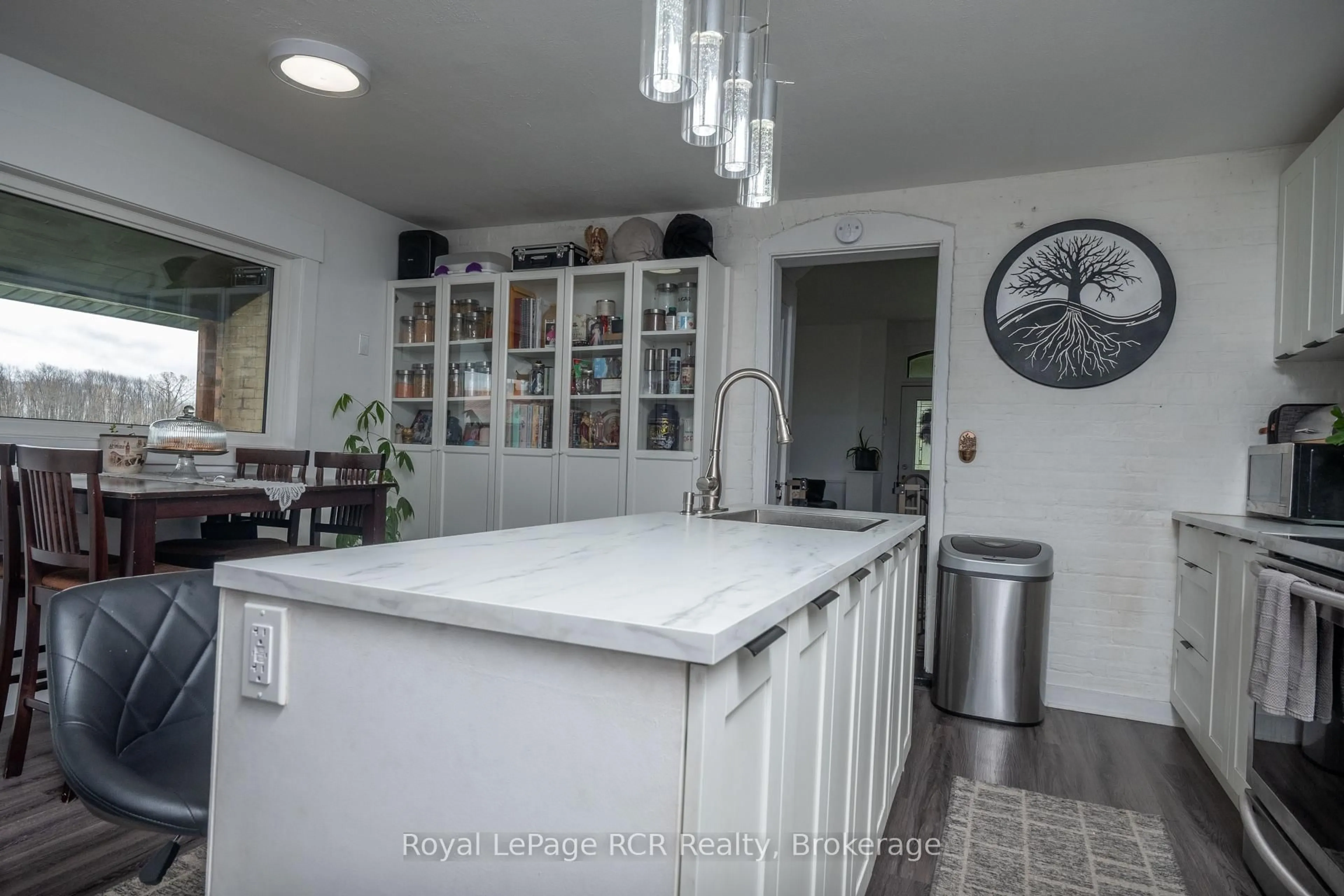 Open concept kitchen, ceramic/tile floor for 708 Concession 2, Kincardine Ontario N0G 2T0
