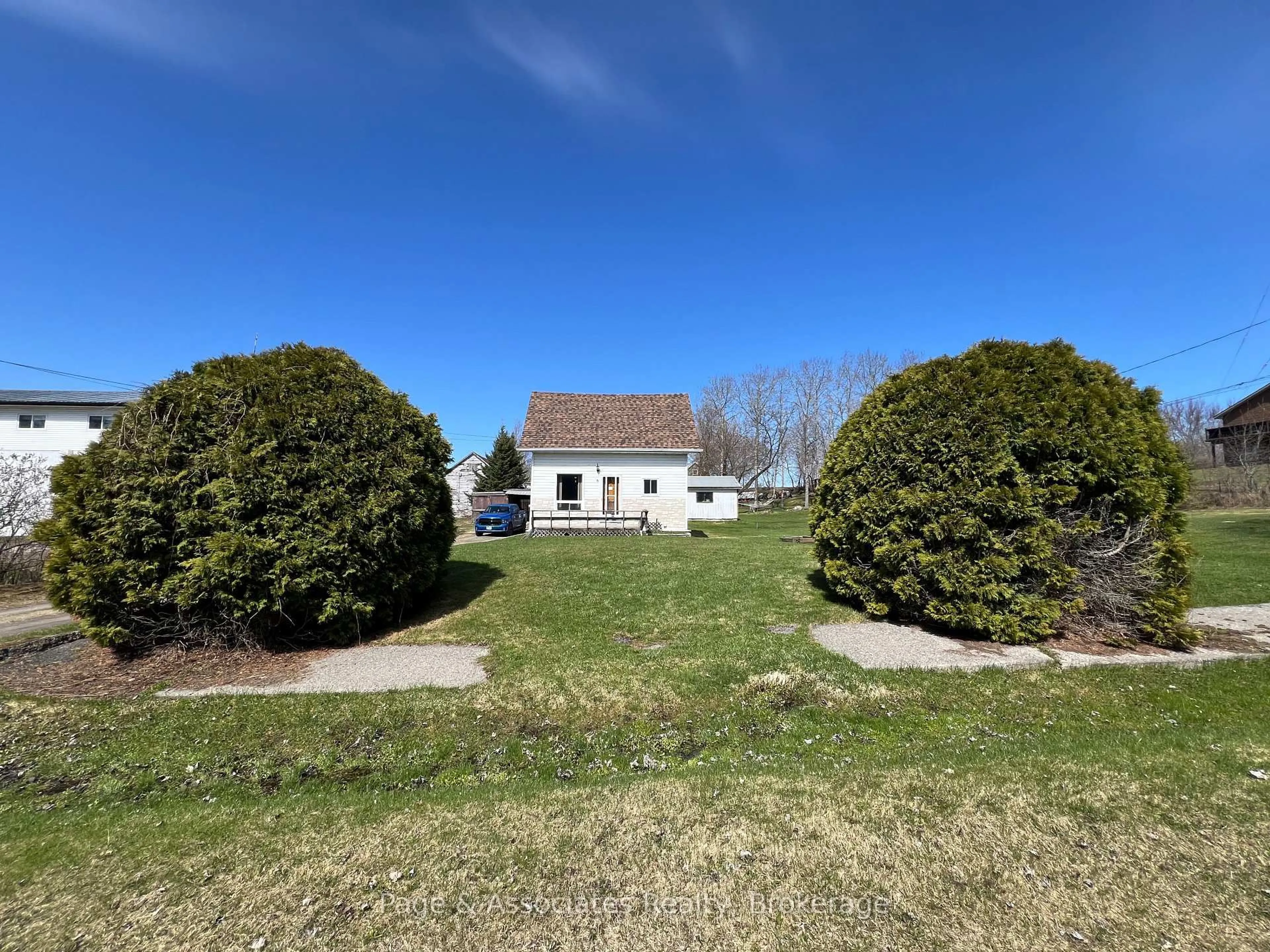 A pic from outside/outdoor area/front of a property/back of a property/a pic from drone, unknown for 6 Booth St, West Nipissing Ontario P0H 1G0