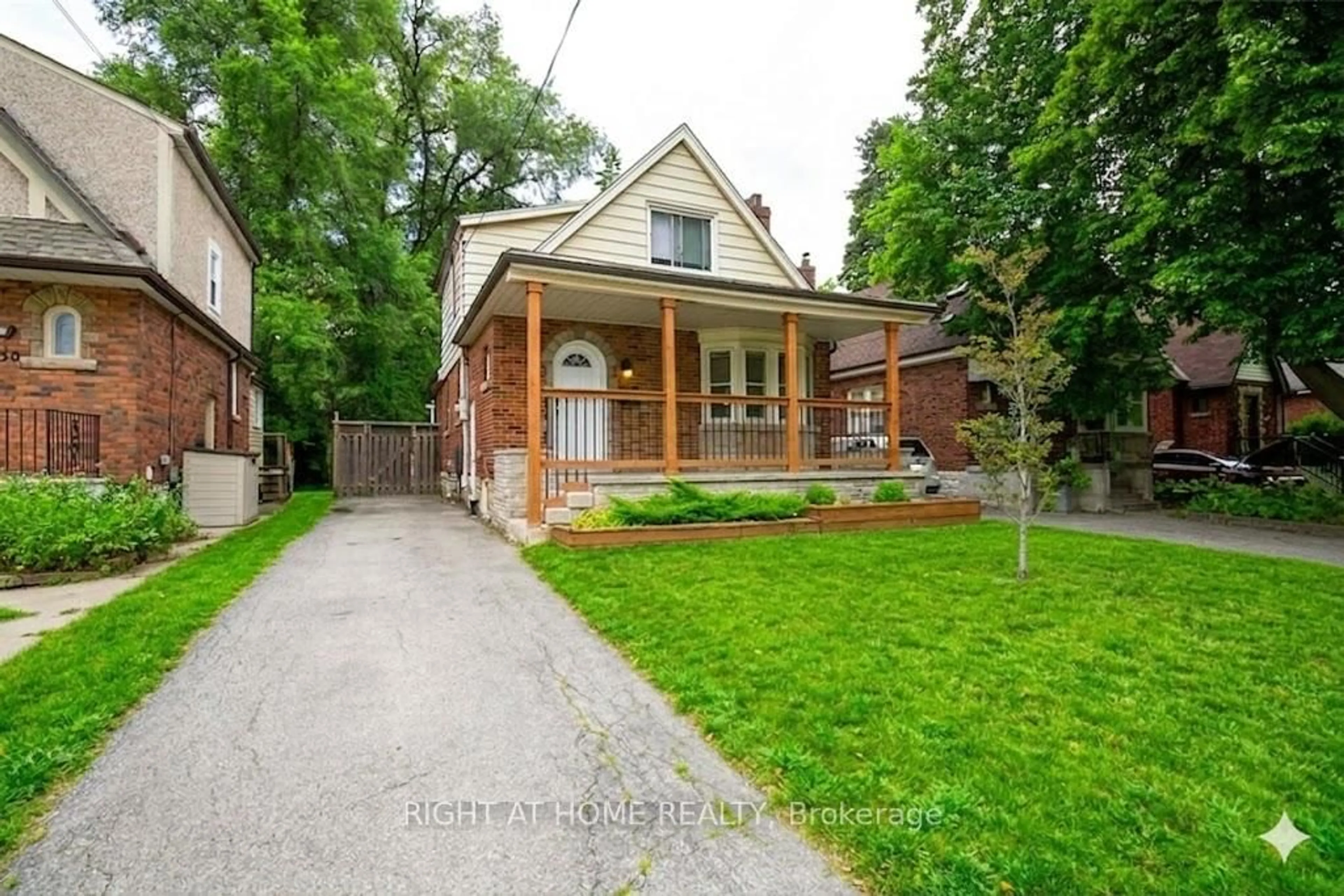 Home with brick exterior material, street for 148 Haddon Ave, Hamilton Ontario L8S 1X8