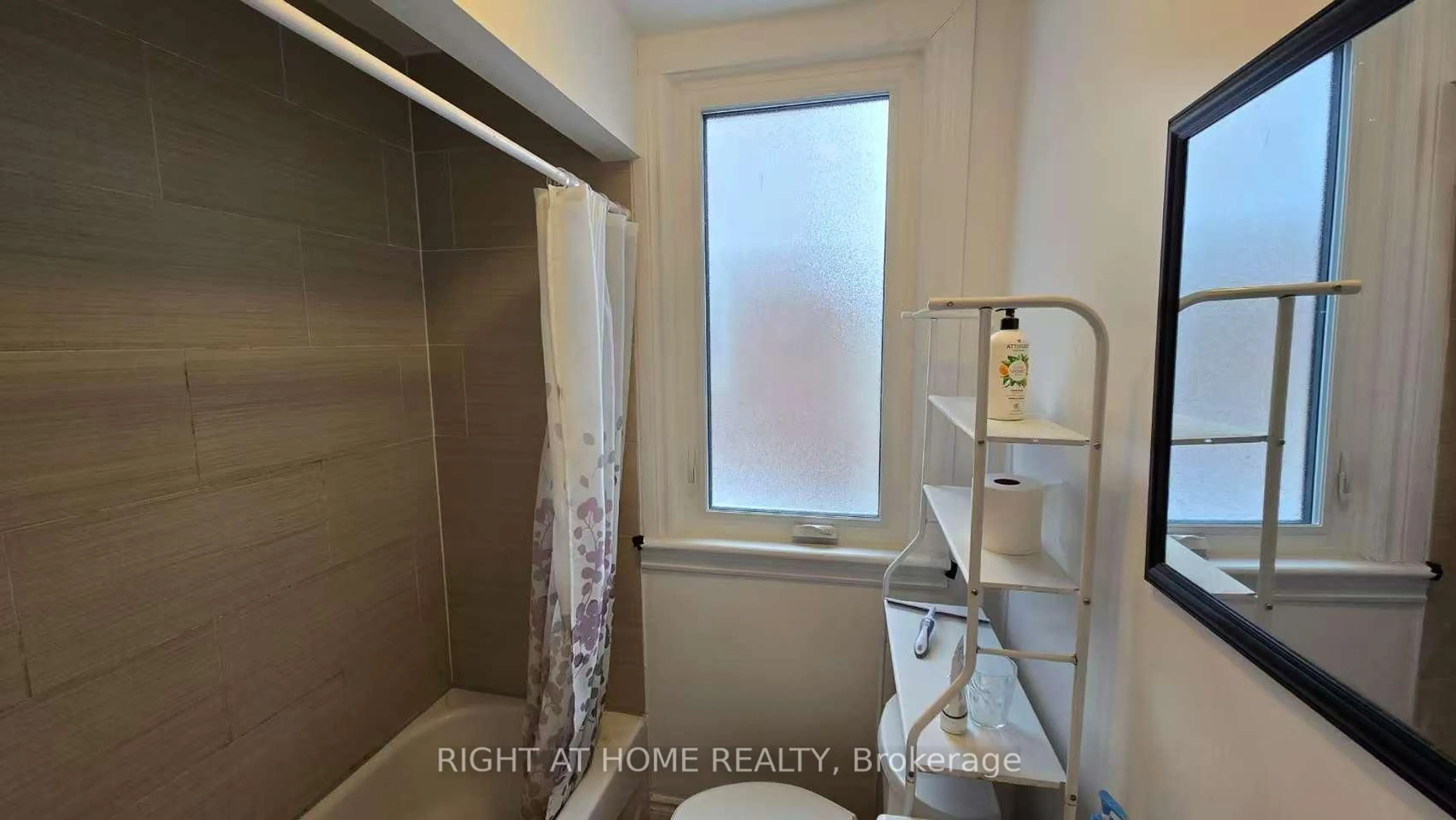 Standard bathroom, unknown for 148 Haddon Ave, Hamilton Ontario L8S 1X8