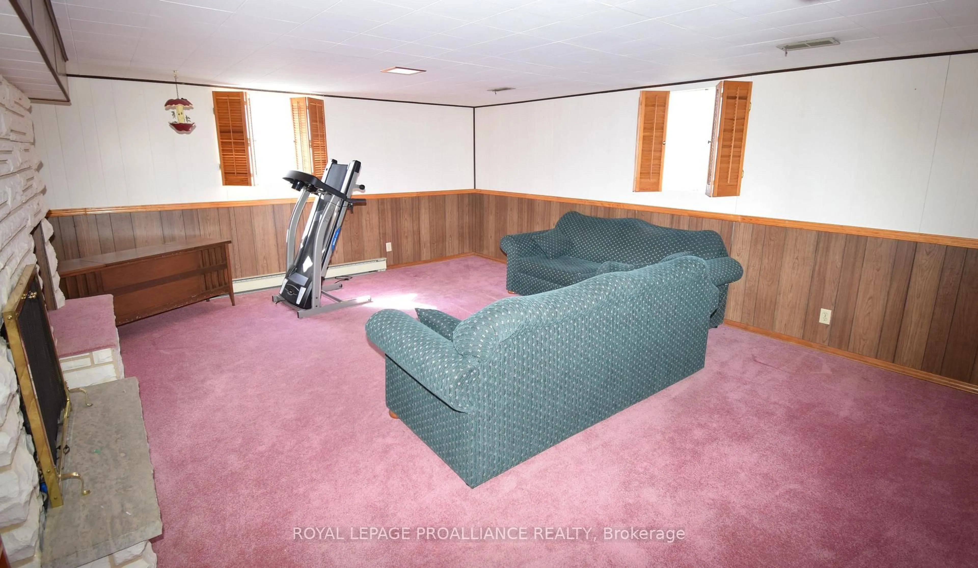 A pic of a room for 8 Walden Circ, Belleville Ontario K8P 2C3