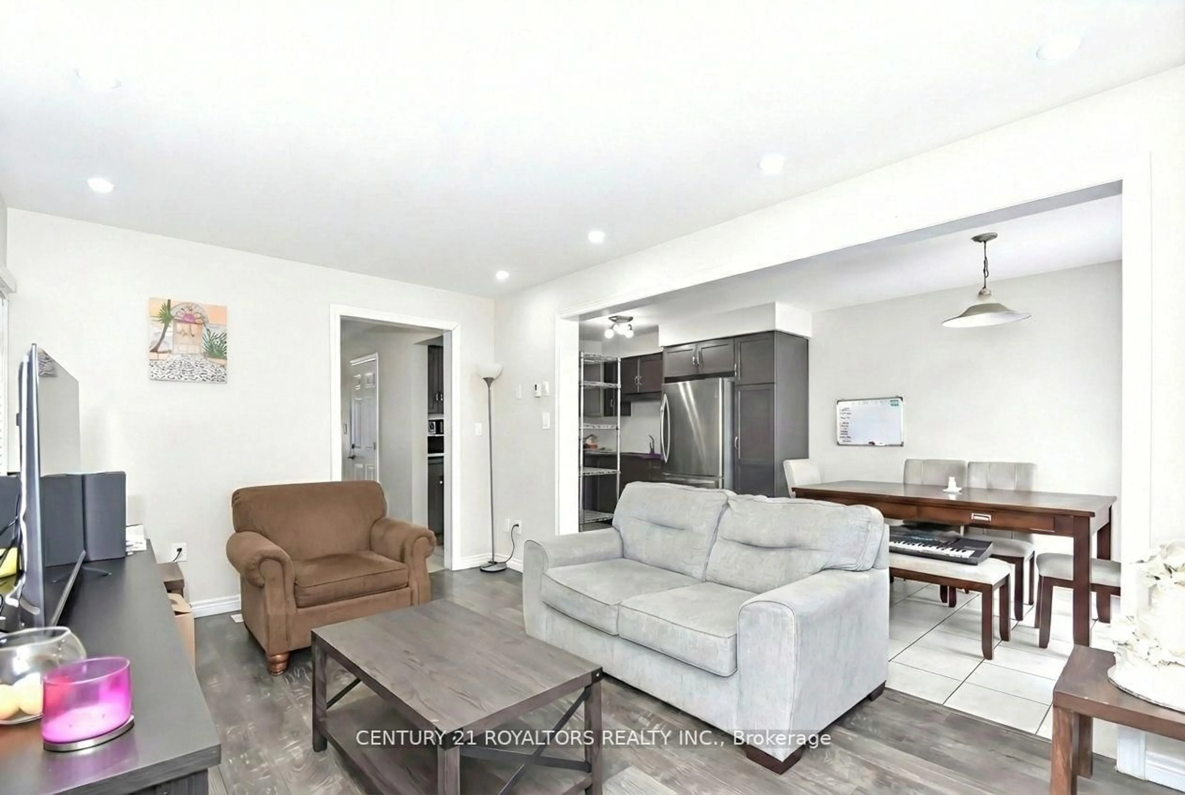 Living room with furniture, unknown for 1584 Dunkirk Ave, Woodstock Ontario N4T 0L1