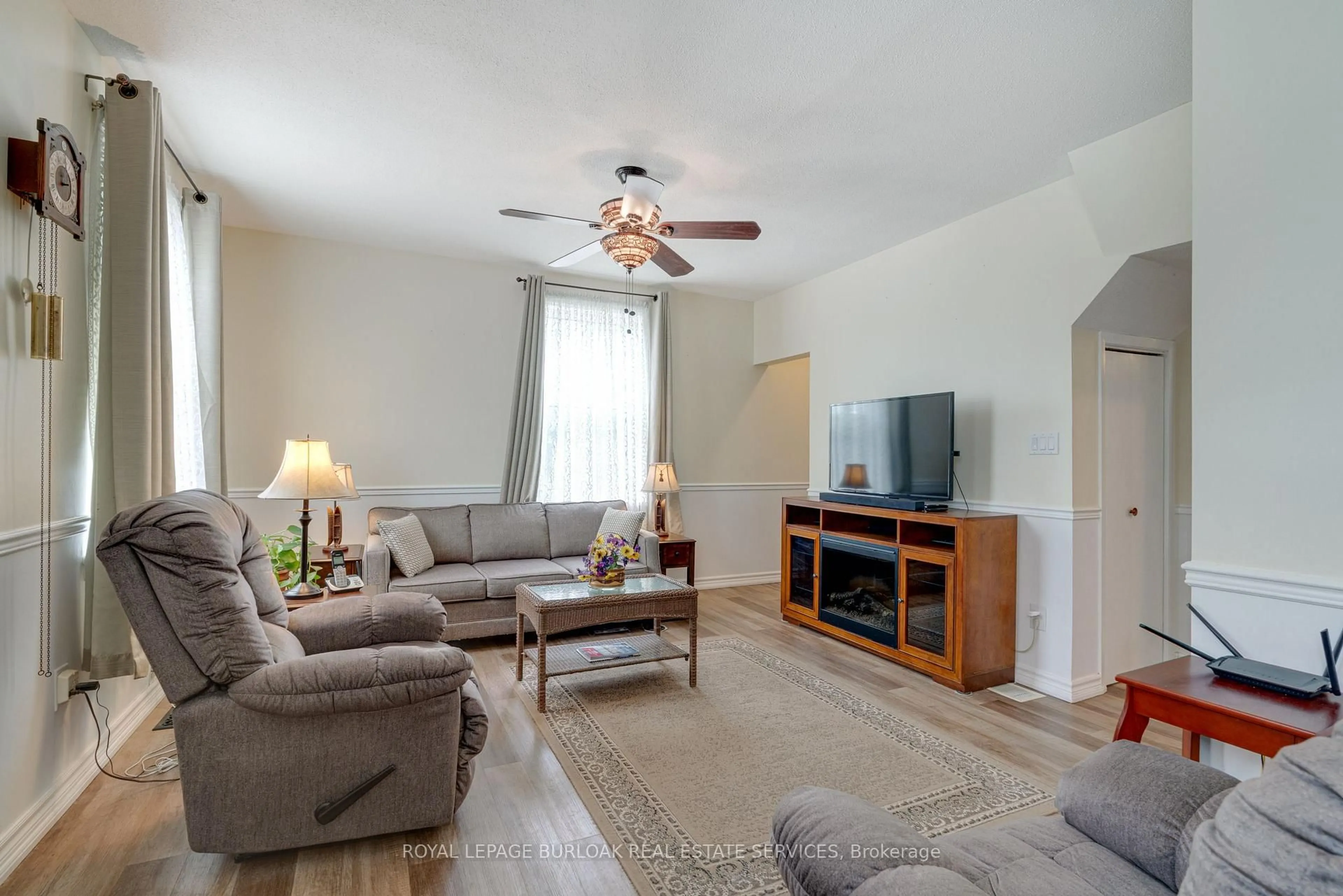 Living room with furniture, unknown for 215 Whites Rd, Minto Ontario N0G 2P0