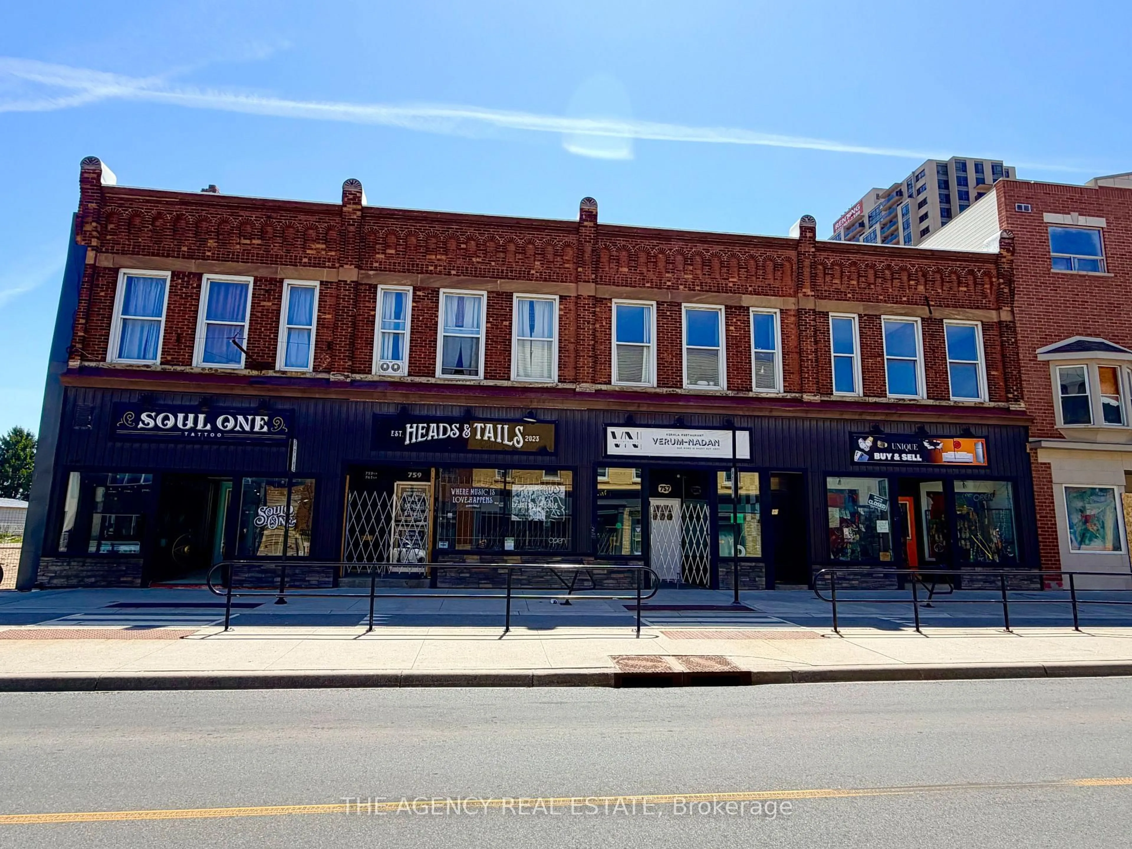 Unknown for 761 Dundas St, London East Ontario N5W 2Z4