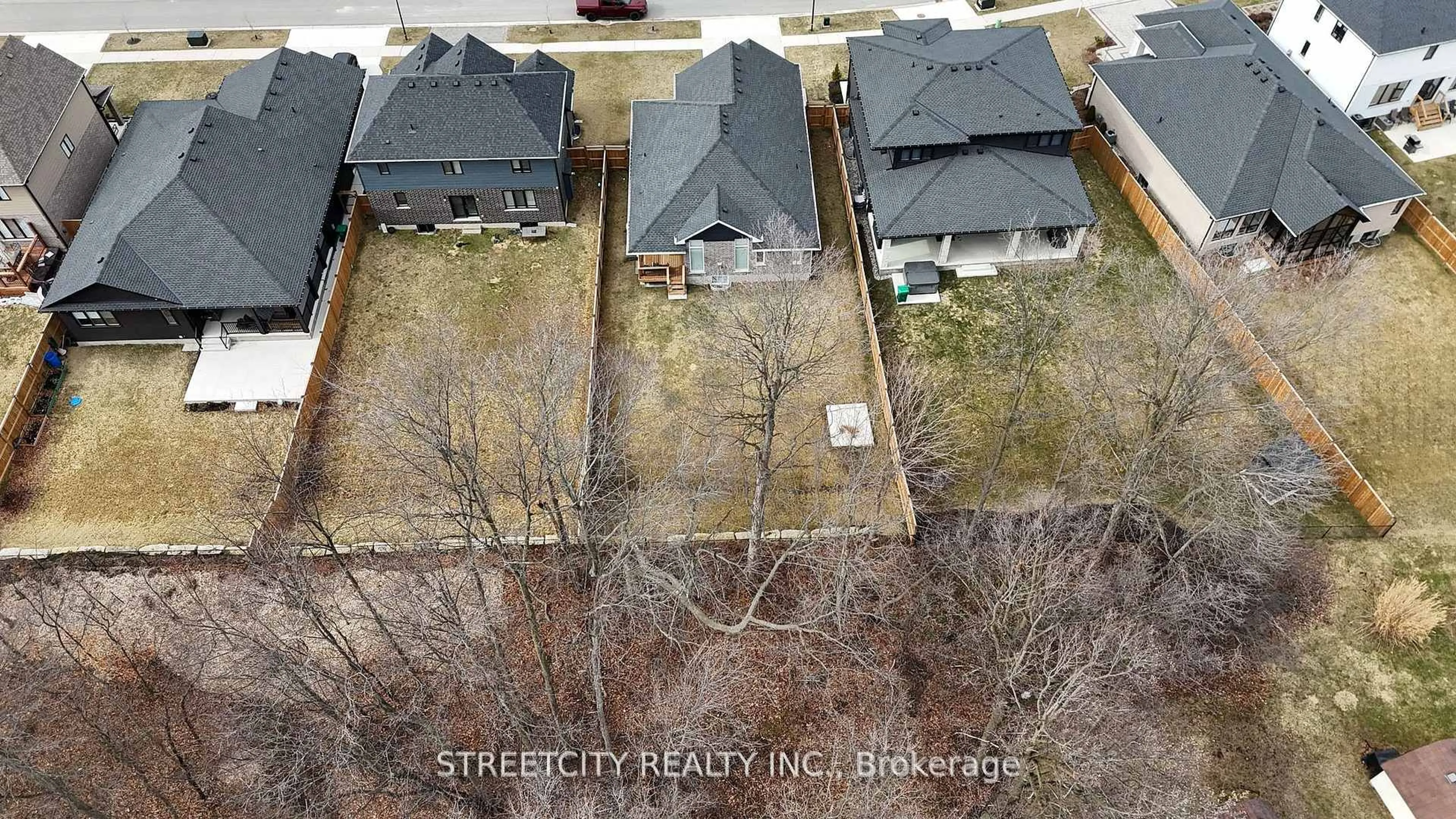 A pic from outside/outdoor area/front of a property/back of a property/a pic from drone, street for 95 Optimist Dr, Southwold Ontario N5P 3T2