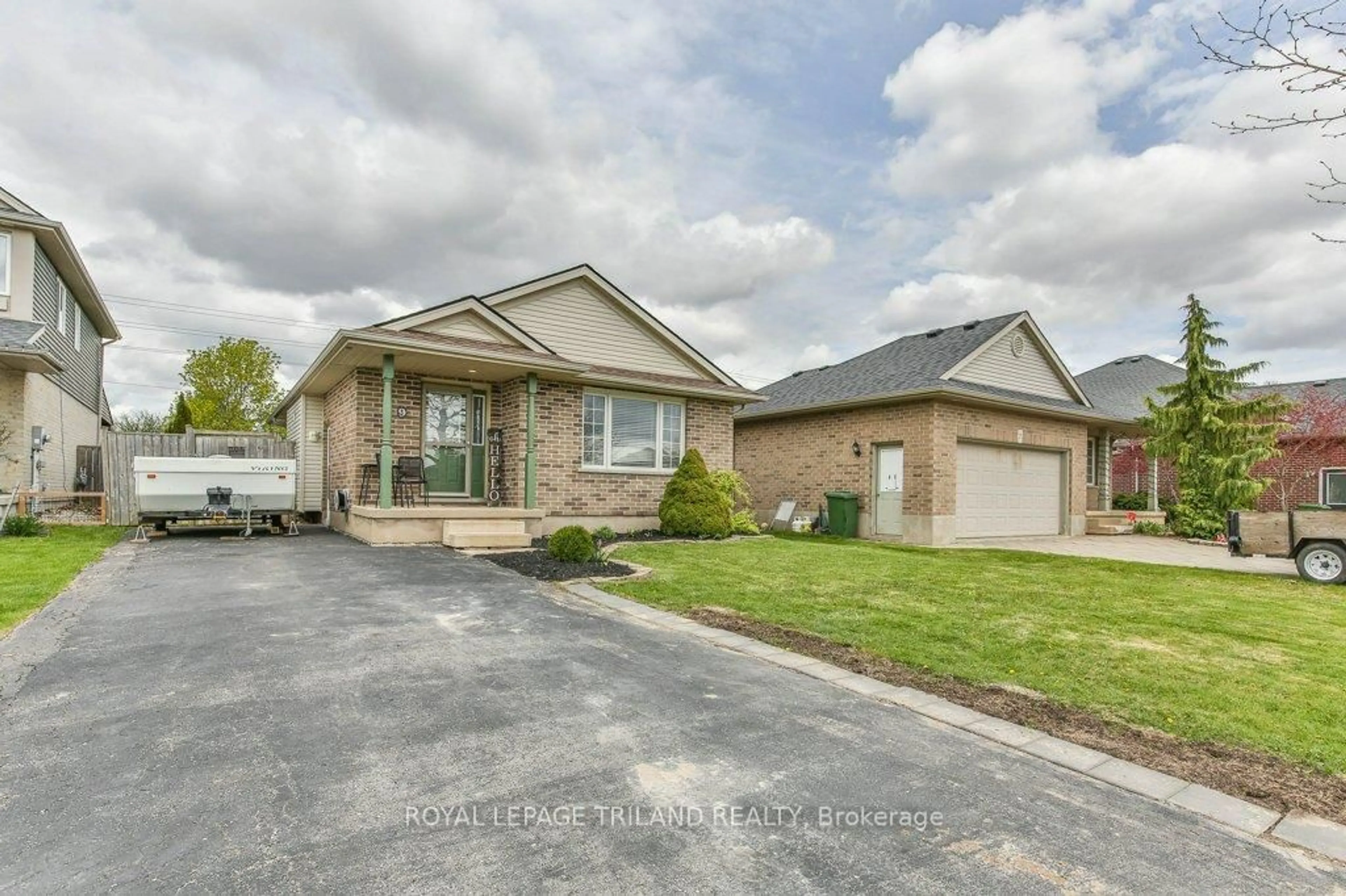 Home with brick exterior material, street for 9 BROOKSIDE Dr, St. Thomas Ontario N5P 4P1