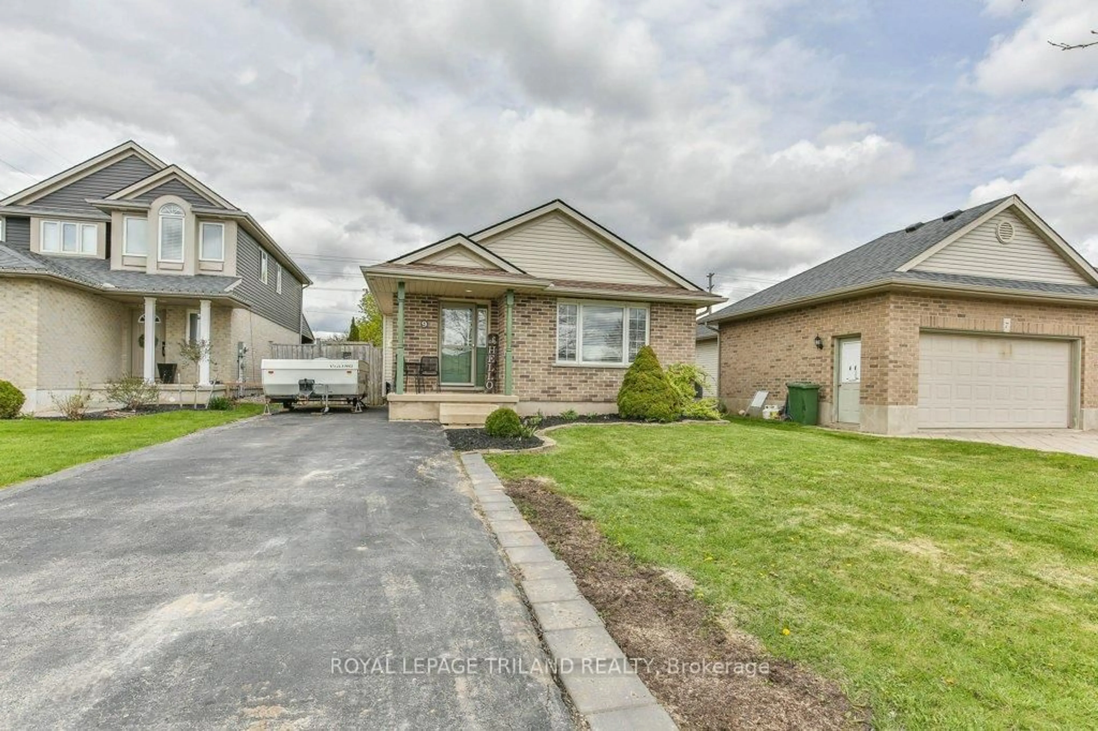 Home with brick exterior material, street for 9 BROOKSIDE Dr, St. Thomas Ontario N5P 4P1