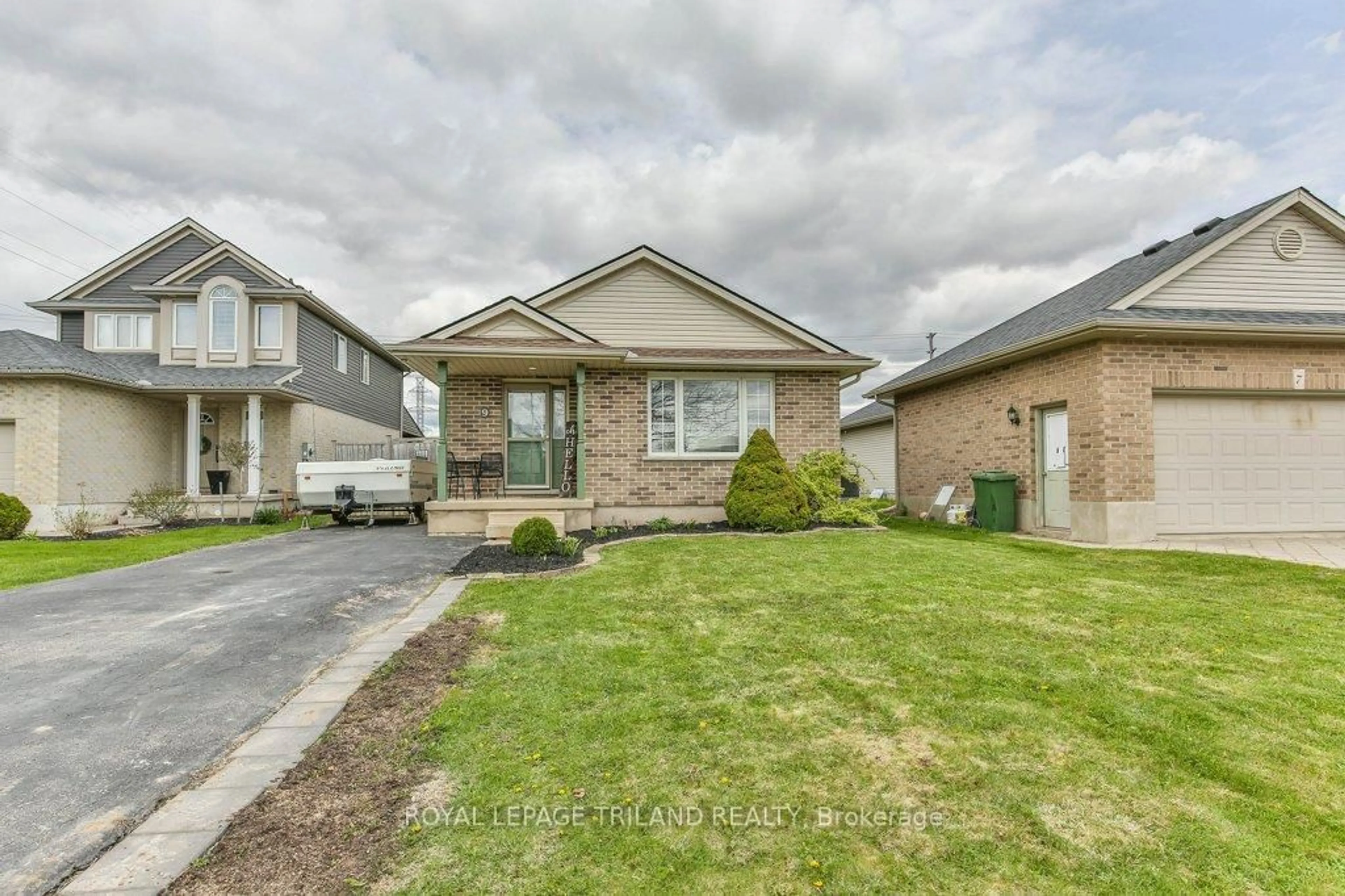 Home with brick exterior material, street for 9 BROOKSIDE Dr, St. Thomas Ontario N5P 4P1