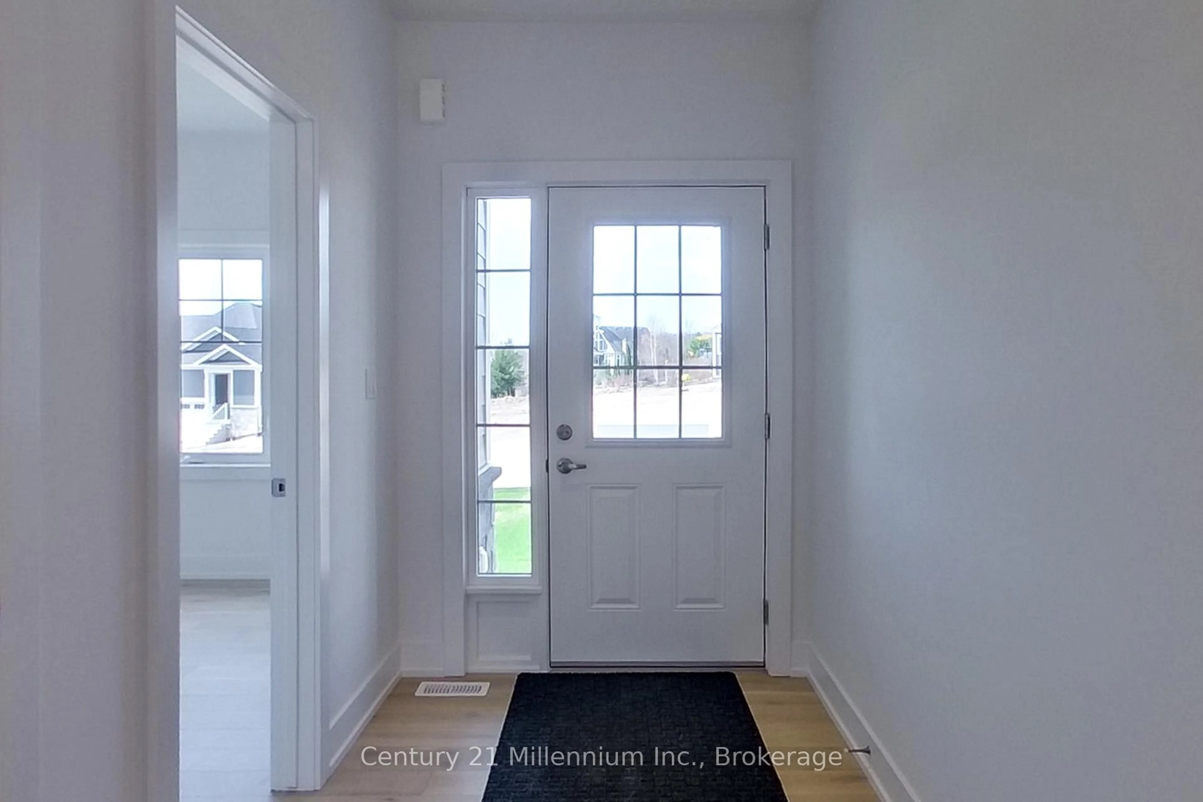 Indoor entryway for 321 Telford Tr, Georgian Bluffs Ontario N0H 1S0