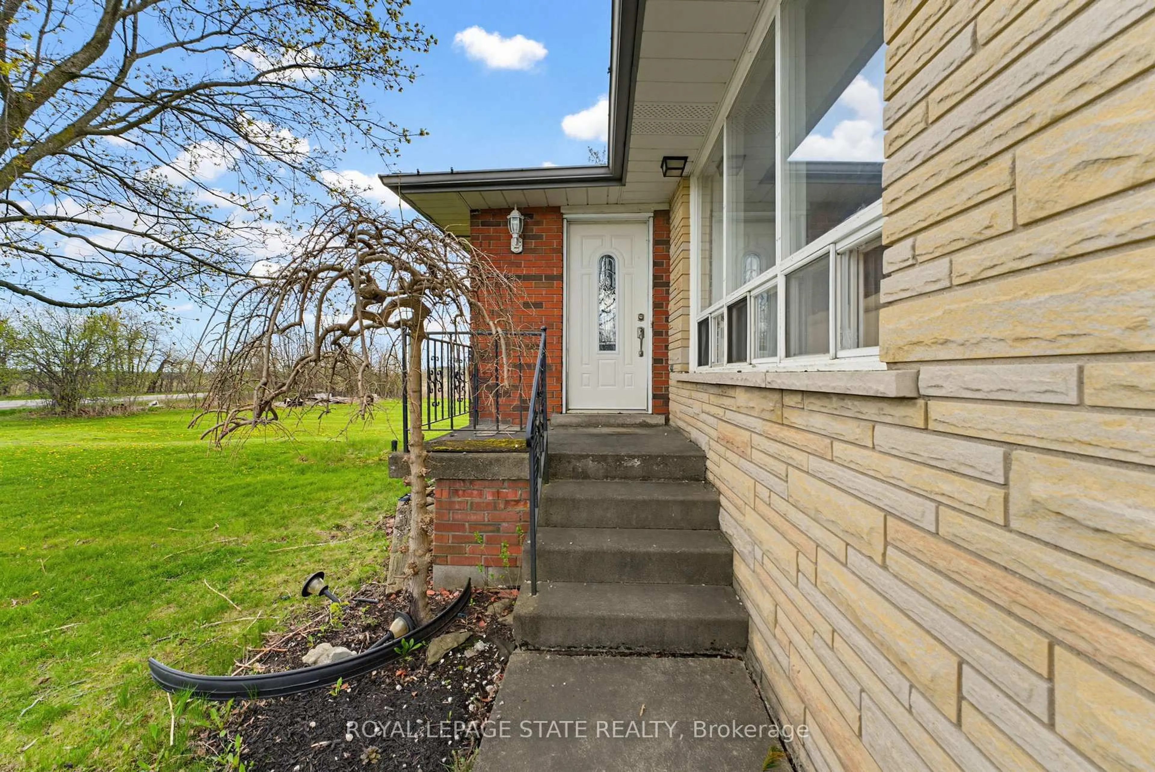 Unknown for 516 Mud St, Hamilton Ontario L8J 3C7