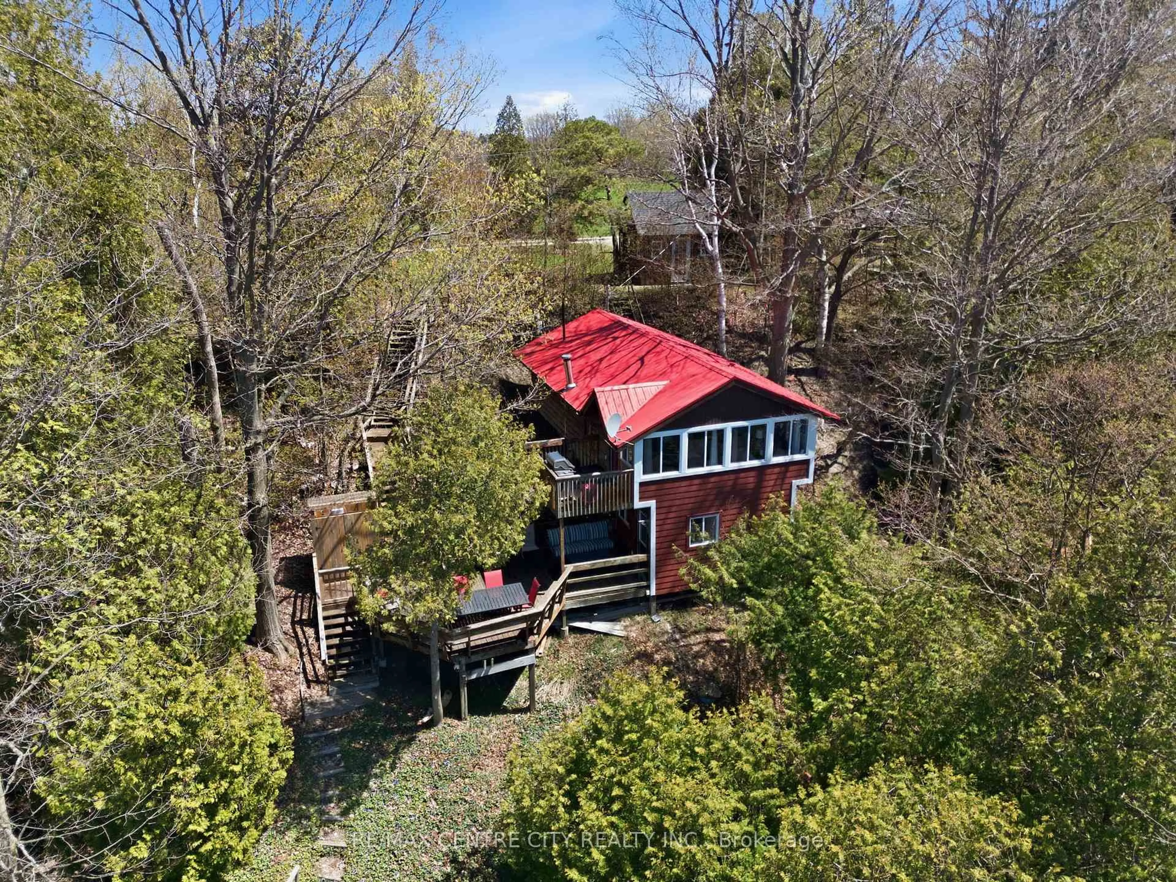 A pic from outside/outdoor area/front of a property/back of a property/a pic from drone, unknown for 82431 Golf Course Rd, Ashfield-Colborne-Wawanosh Ontario N0M 3Y2