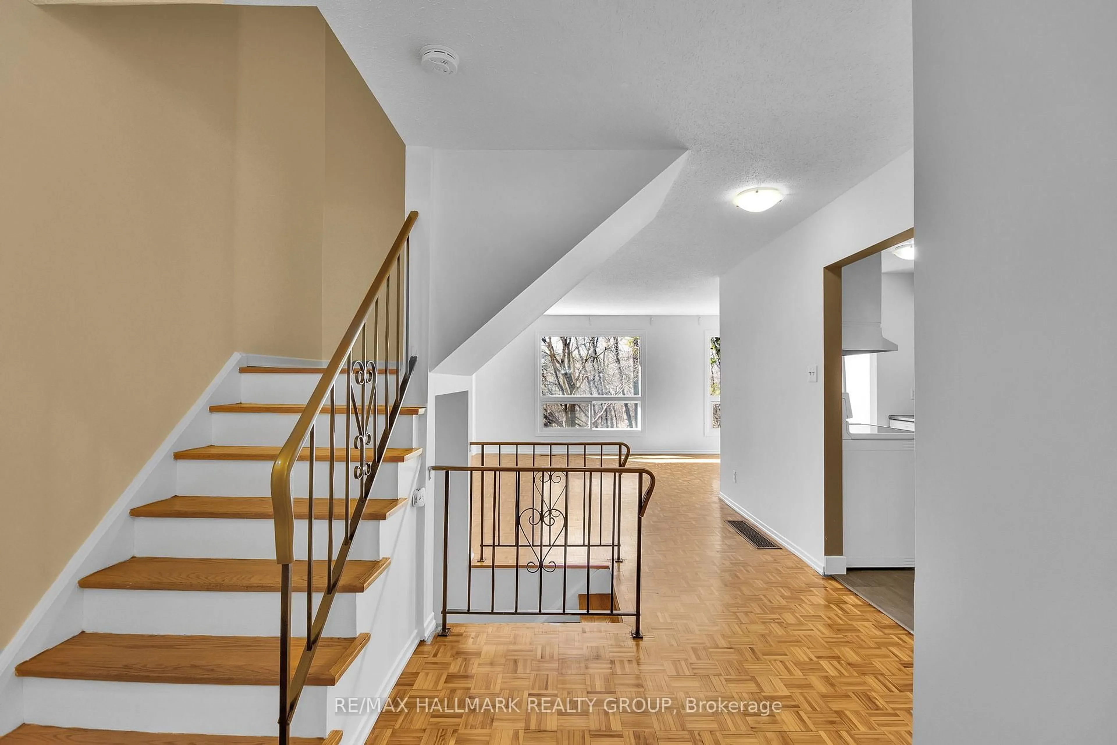 Unknown for 338 Stone Quarry Private, Ottawa Ontario K1K 3Y2