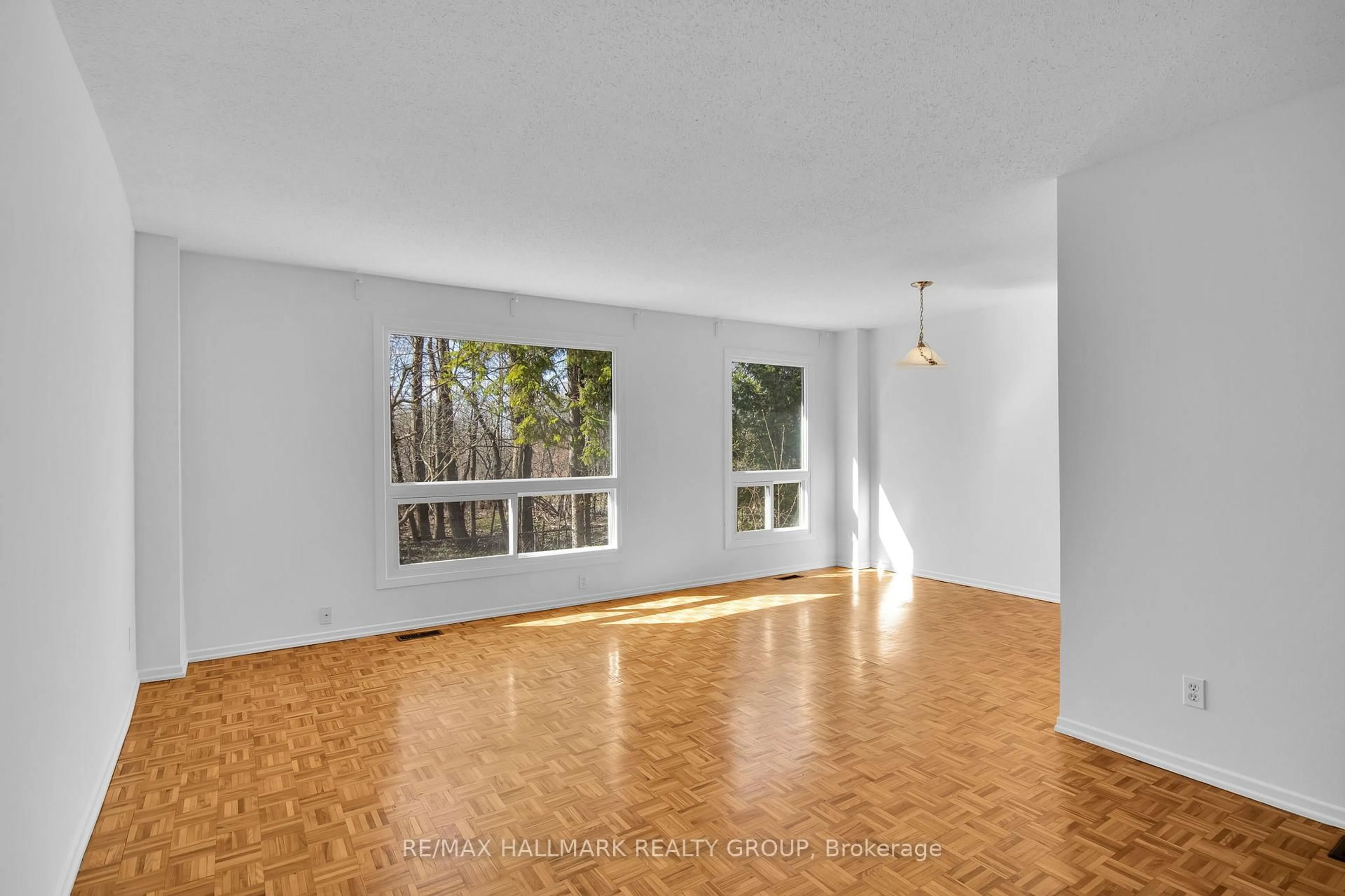 Unknown for 338 Stone Quarry Private, Ottawa Ontario K1K 3Y2