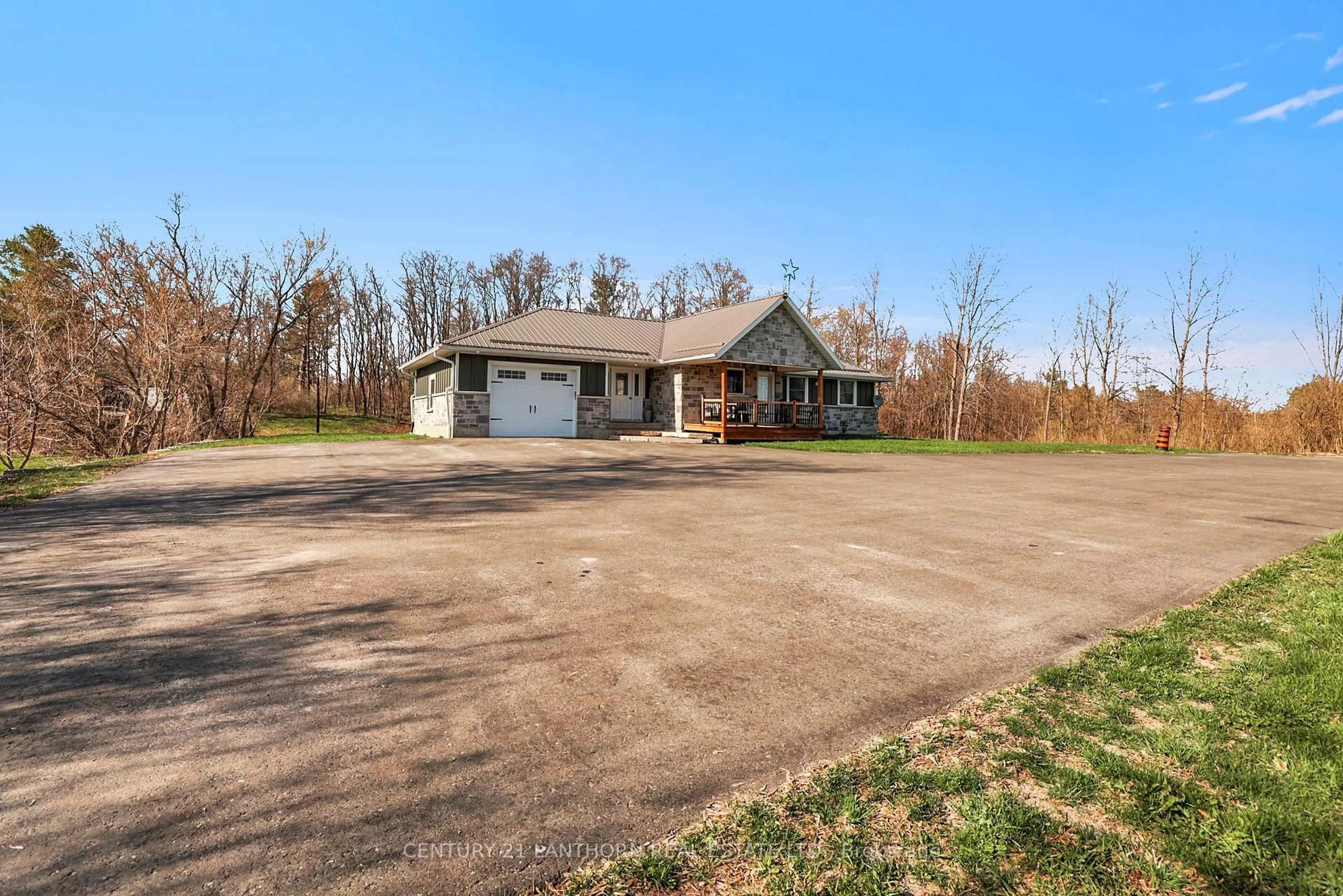 A pic from outside/outdoor area/front of a property/back of a property/a pic from drone, unknown for 90 Seymour St, Madoc Ontario K0K 2K0