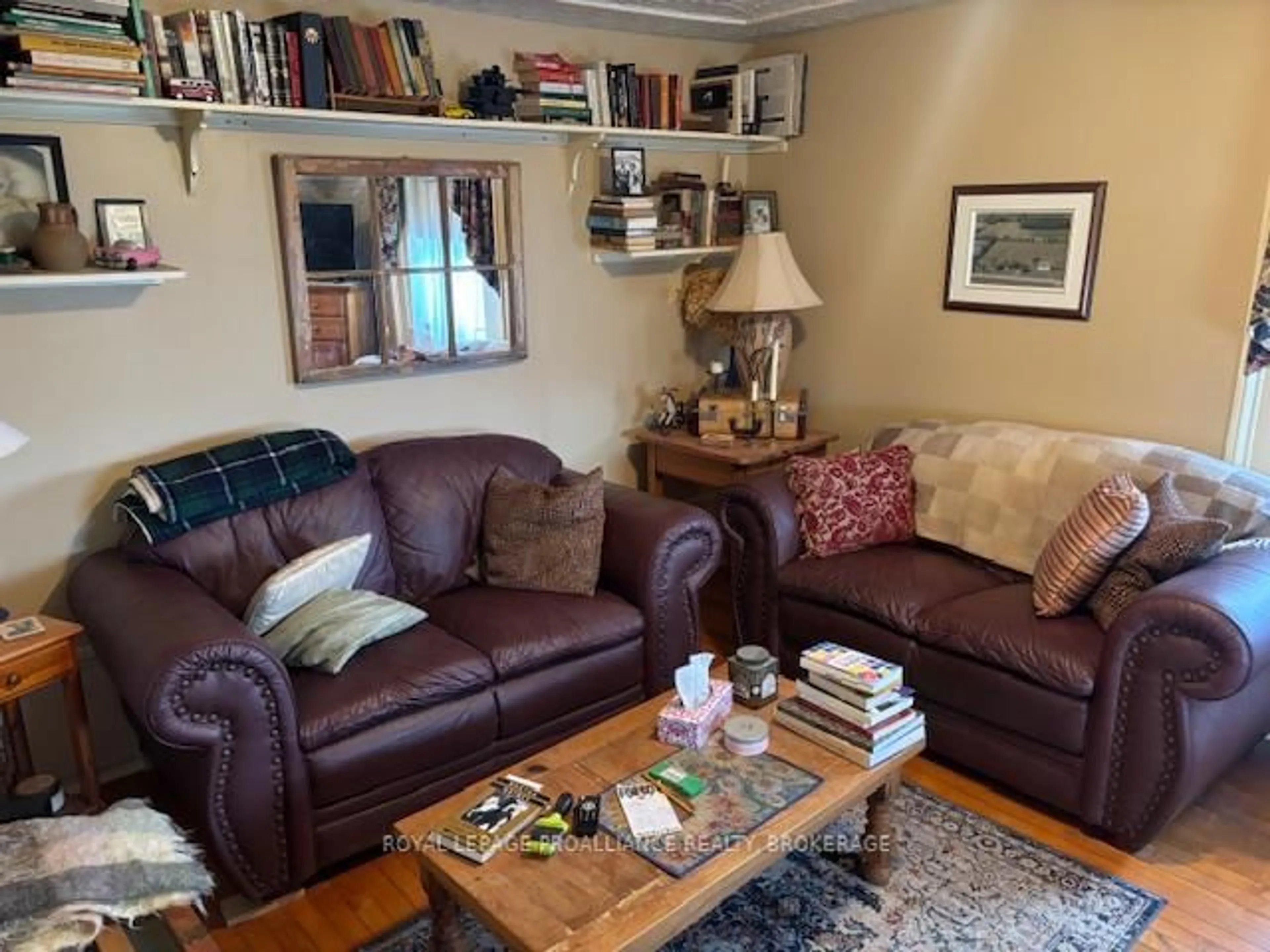 Living room with furniture, unknown for 5539 Highway 38, Hartington Ontario K0H 1W0