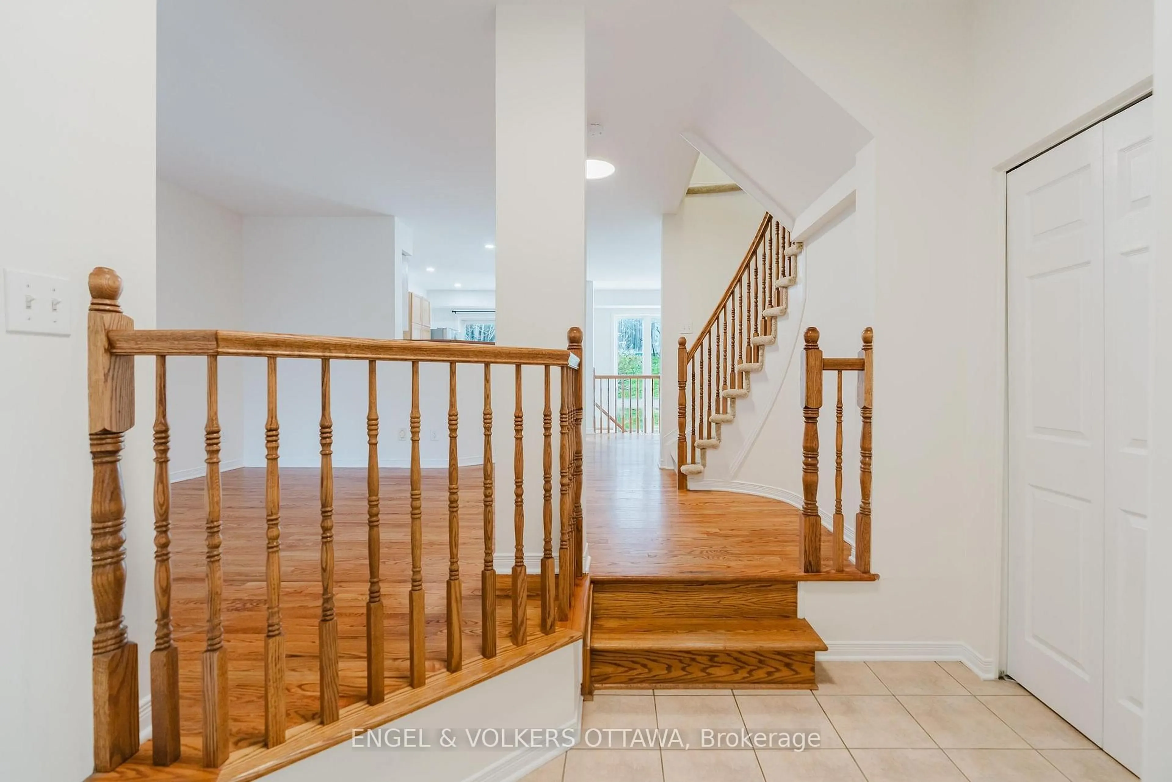 Unknown for 149 Duntroon Circ, Ottawa Ontario K1T 4C7
