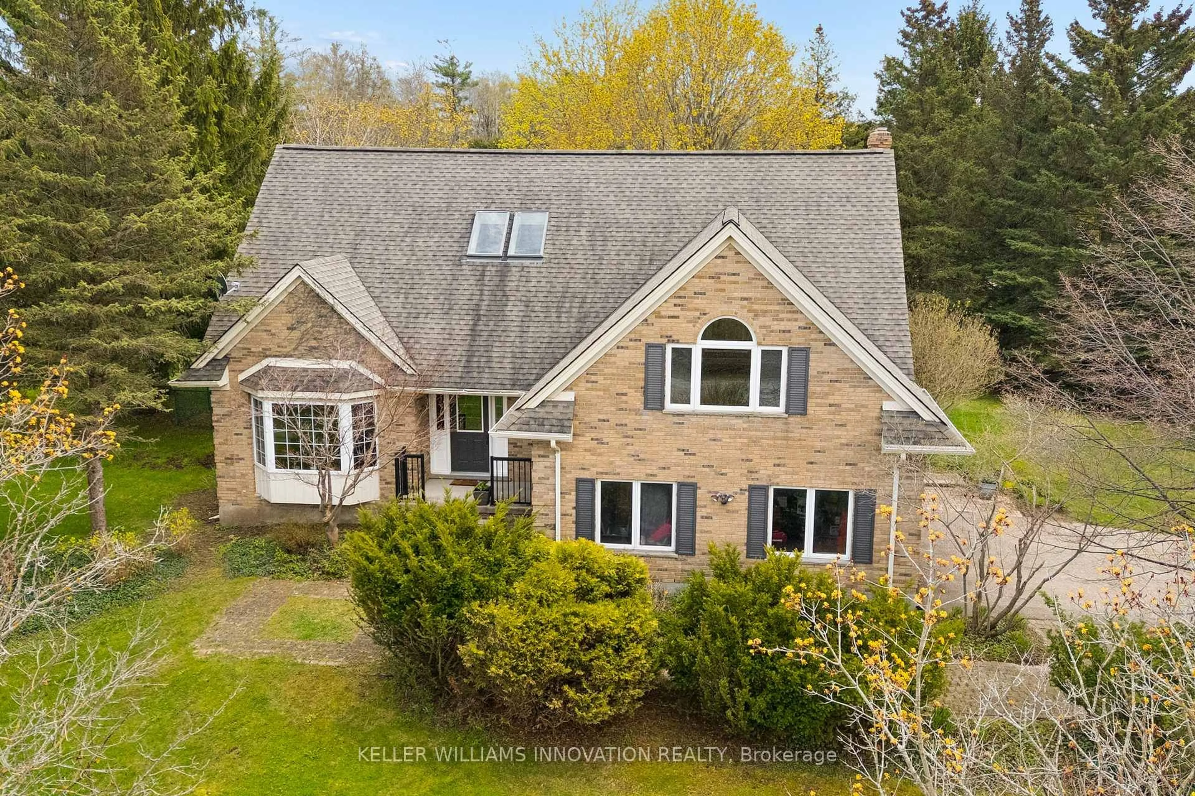 A pic from outside/outdoor area/front of a property/back of a property/a pic from drone, unknown for 721 Snowcrest Pl, Waterloo Ontario N2J 3Z4