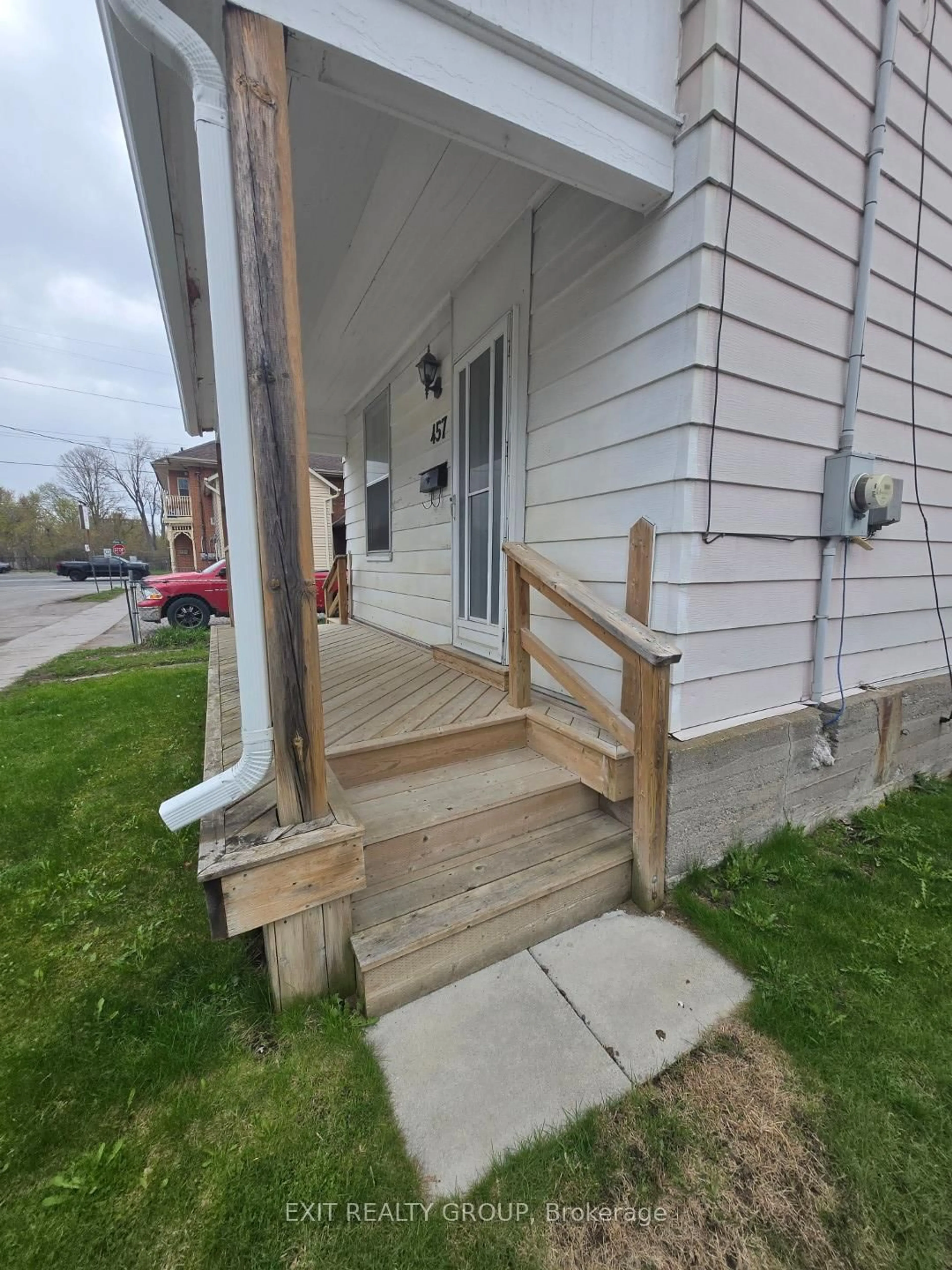 Stairs for 457 Parnell St, Peterborough Ontario K9J 4J3