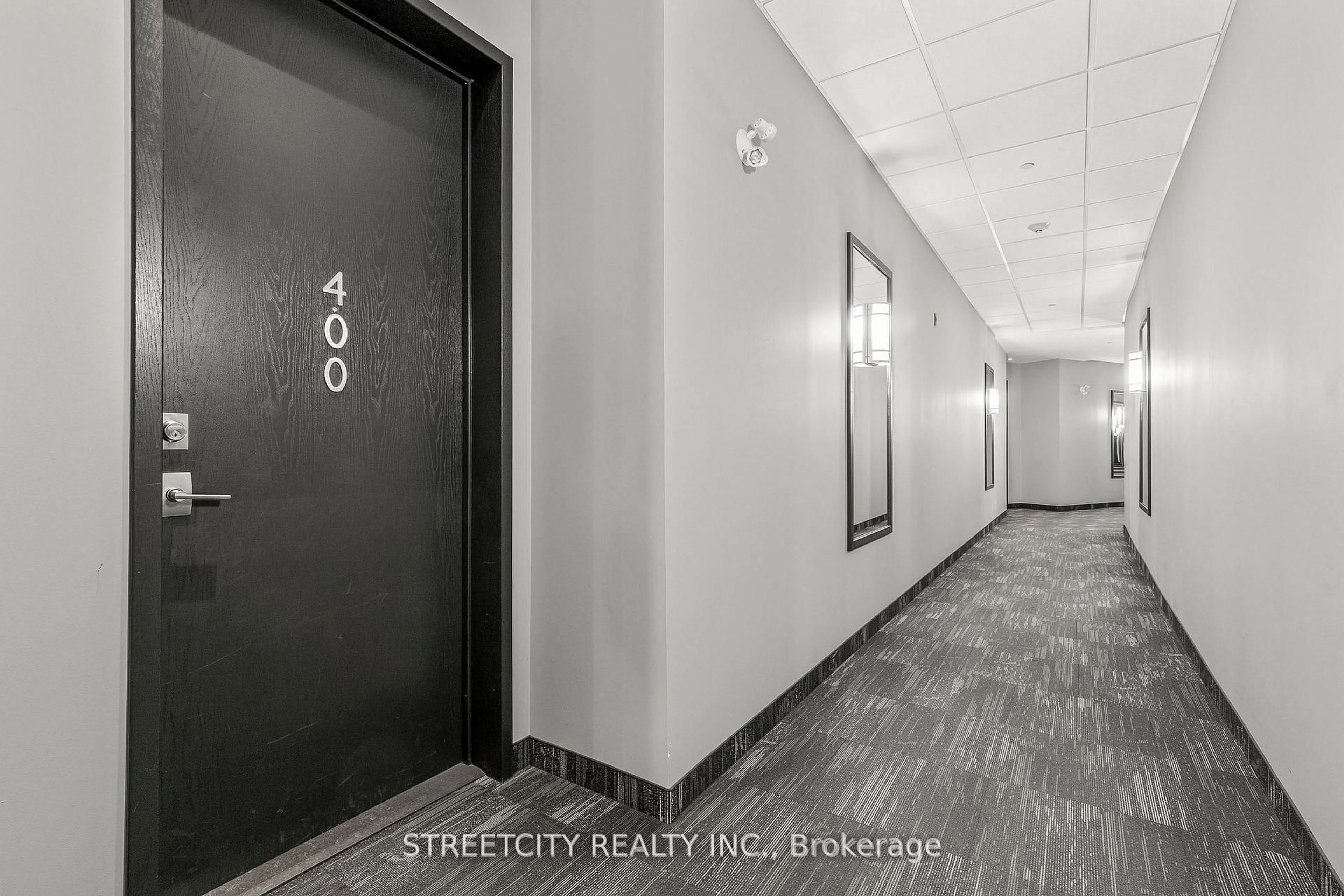 Indoor entryway for 1705 Fiddlehead Pl #400, London North Ontario N6G 0S1