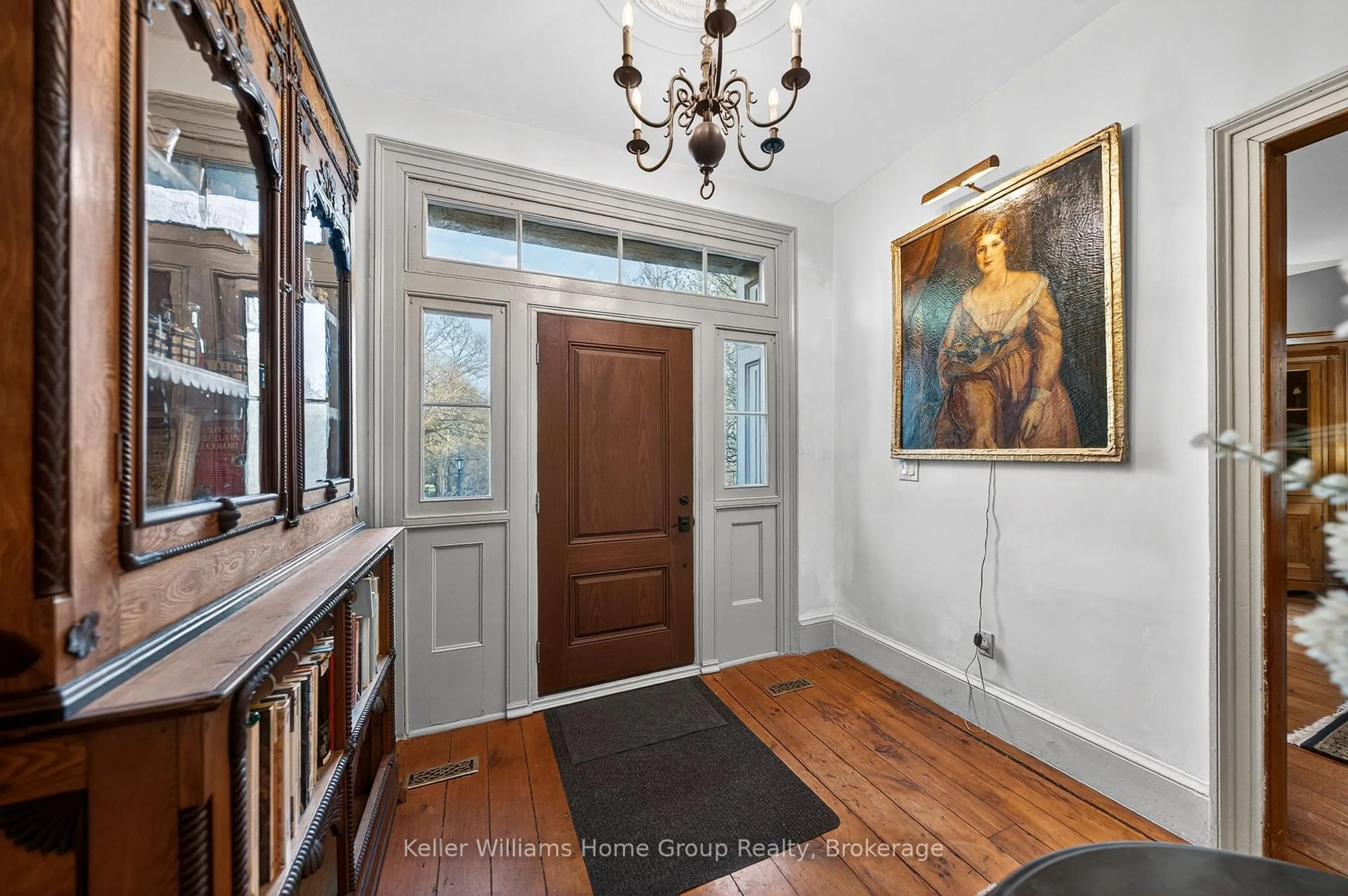 Indoor entryway for 768 Bon Accord St, Centre Wellington Ontario N1M 3A5