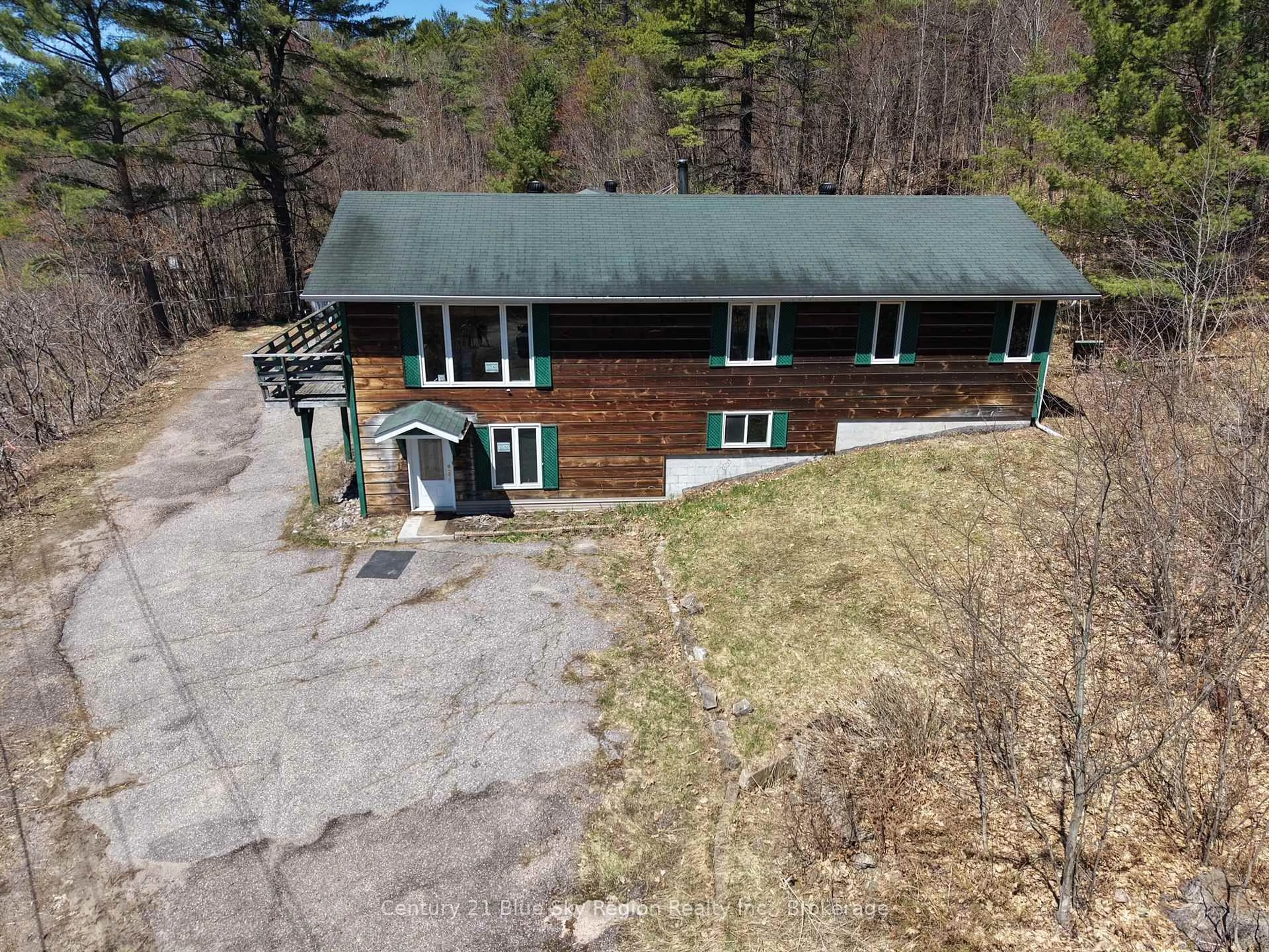 A pic from outside/outdoor area/front of a property/back of a property/a pic from drone, building for 119 Moosehead Rd, Mattawan Ontario P0H 1V0