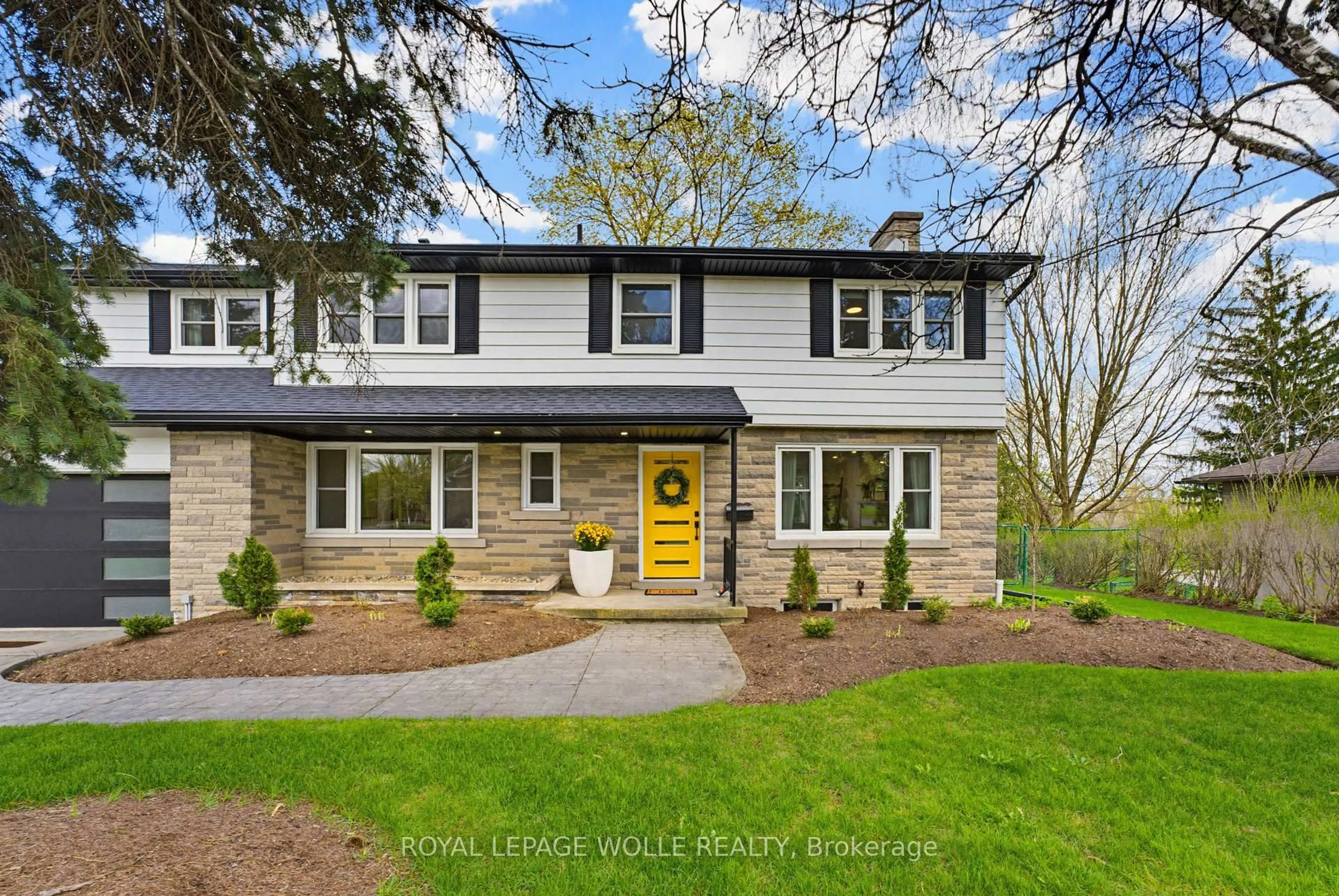Home with vinyl exterior material, street for 3623 Nafziger Rd, Wellesley Ontario N0B 2T0