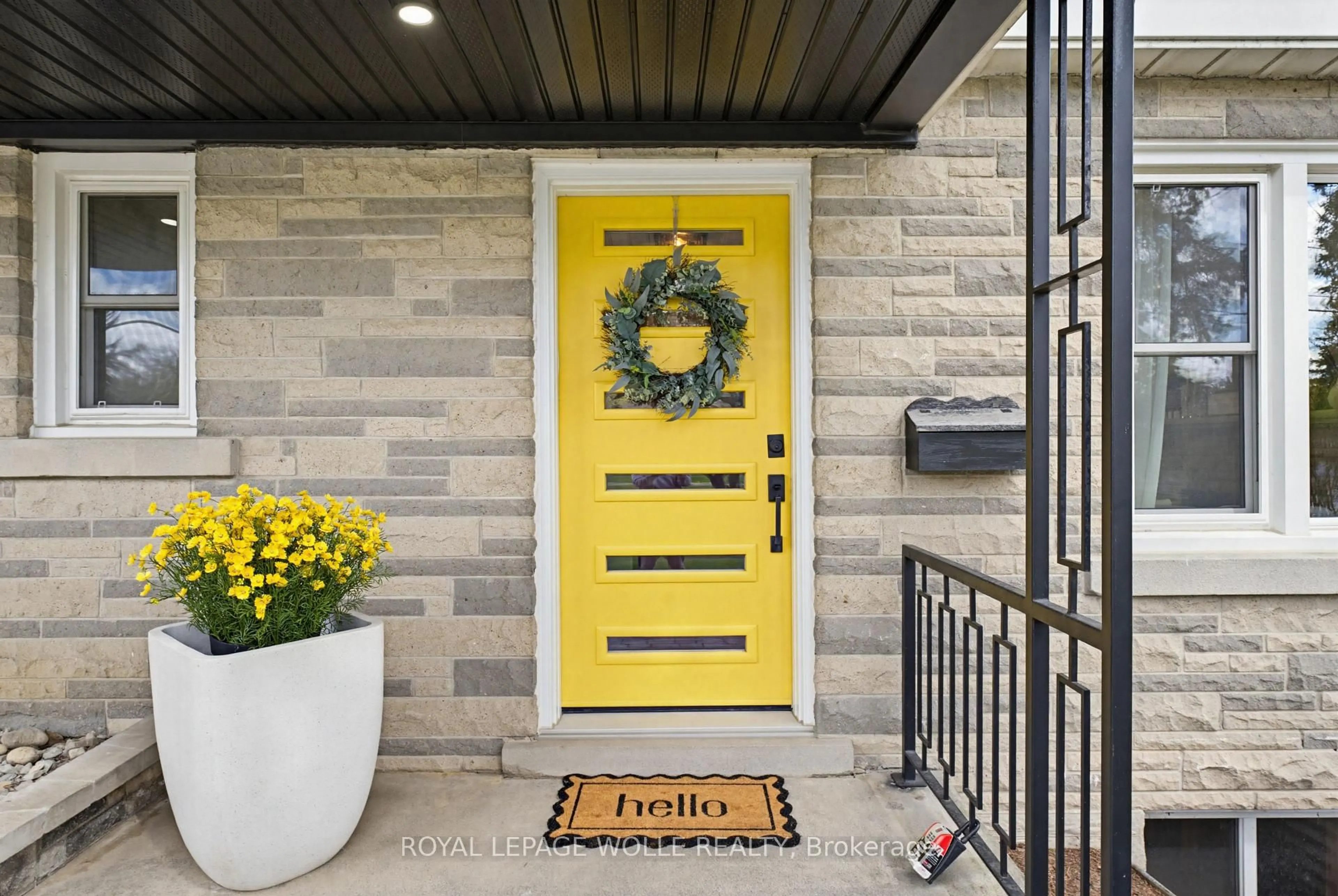 Indoor entryway for 3623 Nafziger Rd, Wellesley Ontario N0B 2T0