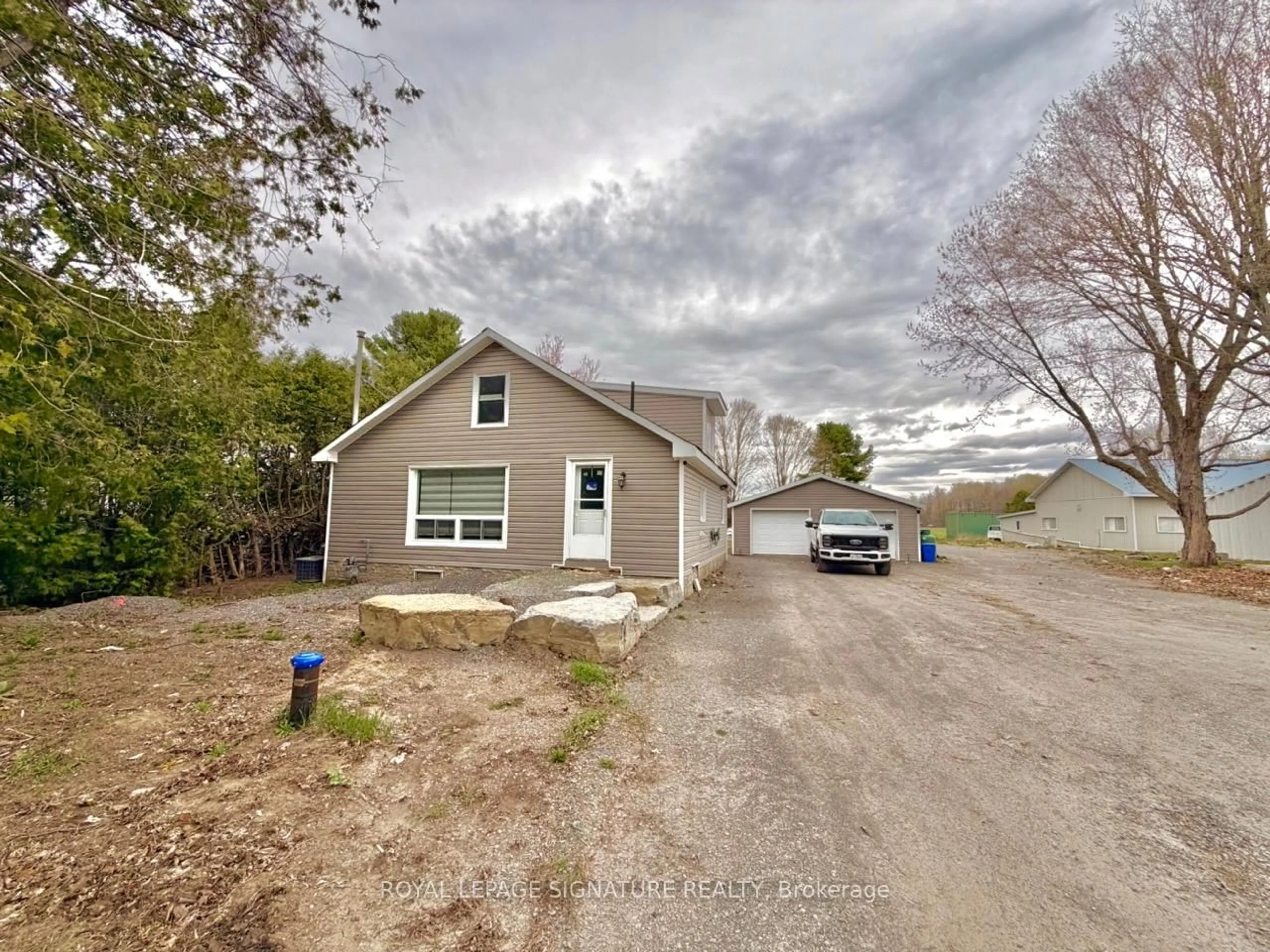 A pic from outside/outdoor area/front of a property/back of a property/a pic from drone, street for 3201 Gordon Murdock Rd, Osgoode Ontario K0A 2W0