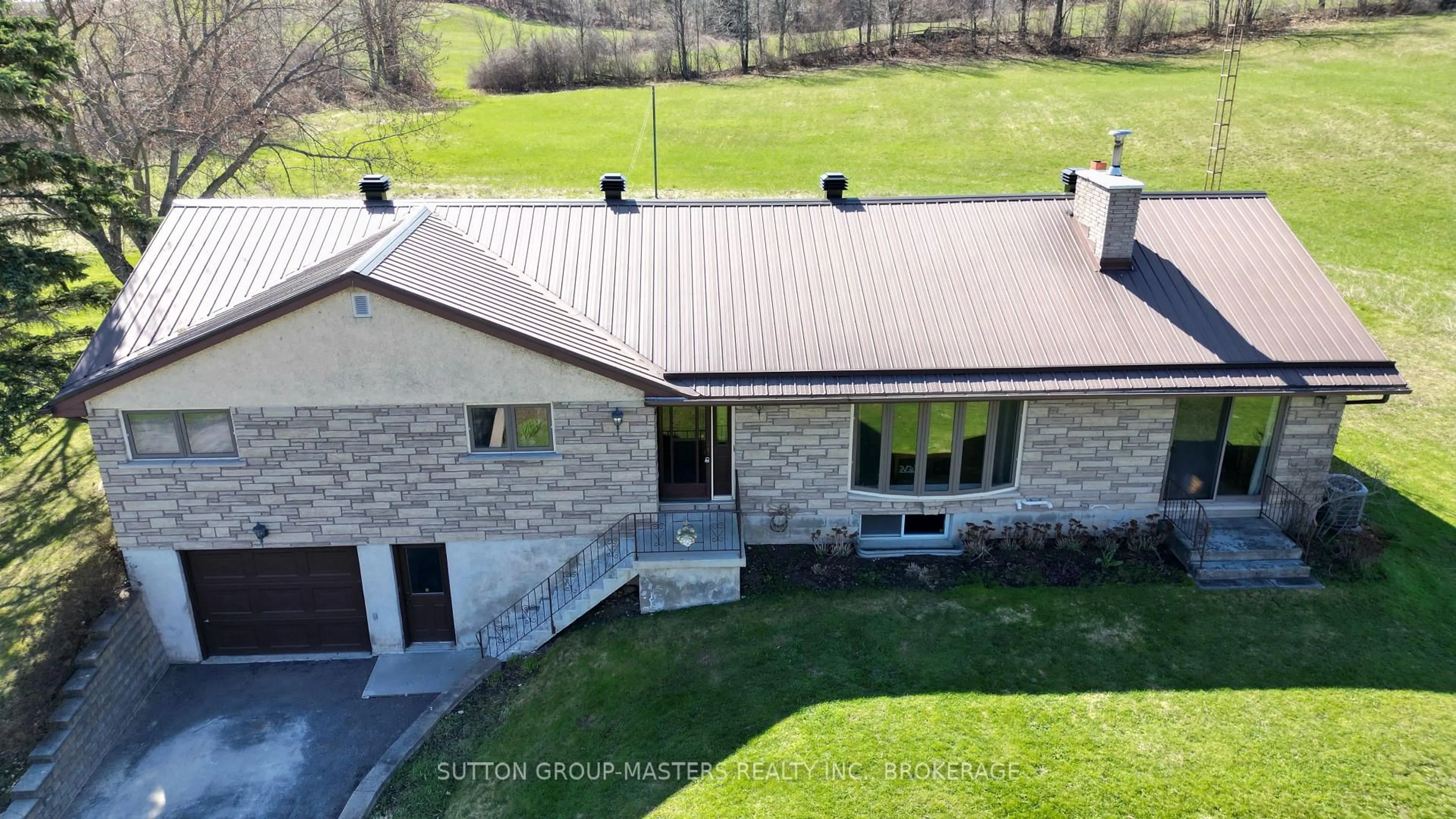 A pic from outside/outdoor area/front of a property/back of a property/a pic from drone, building for 683 Cedarstone Rd, Tamworth Ontario K0K 3G0