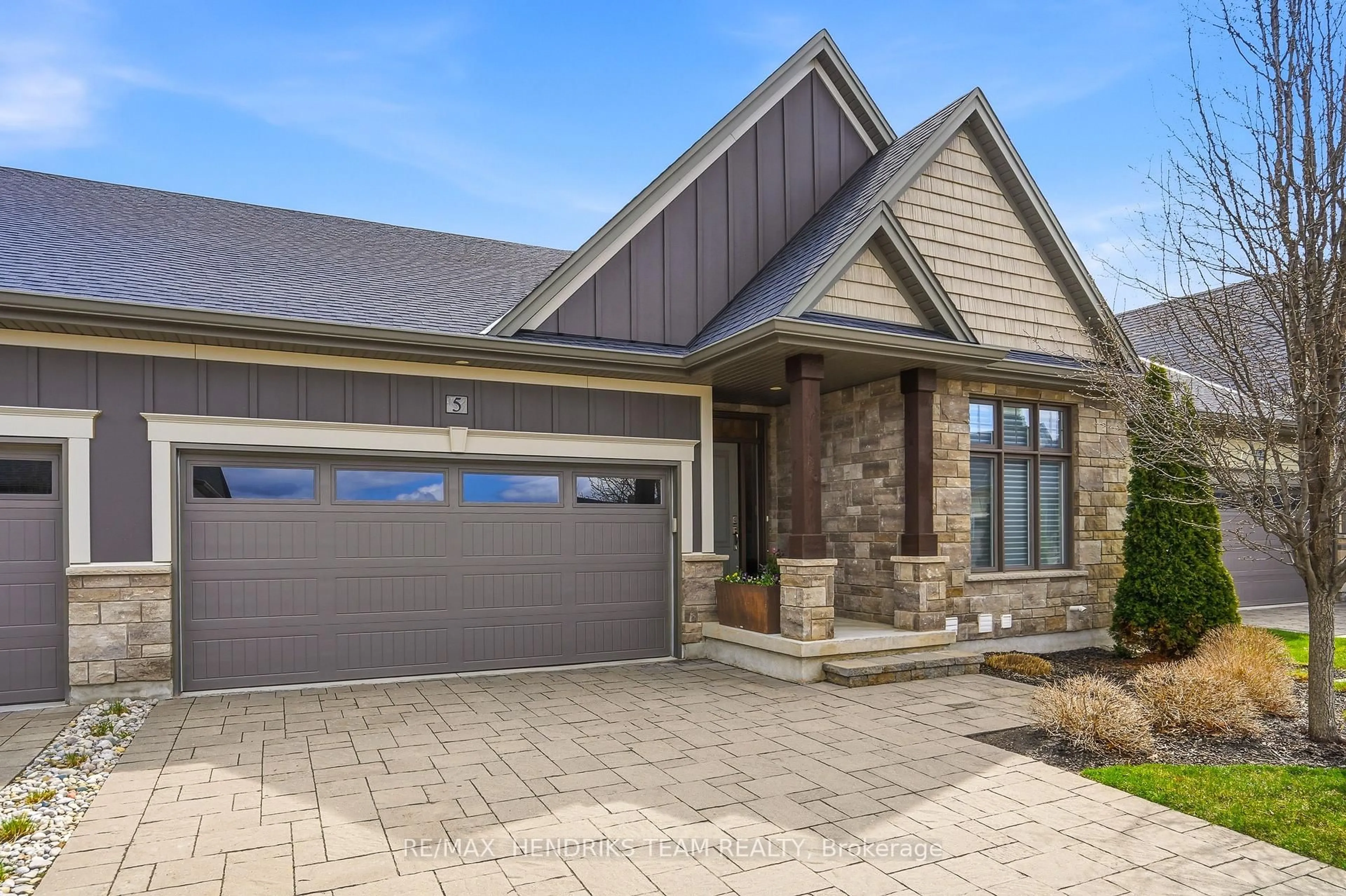 Home with brick exterior material, street for 180 Port Robinson Rd #5, Pelham Ontario L0S 1E6