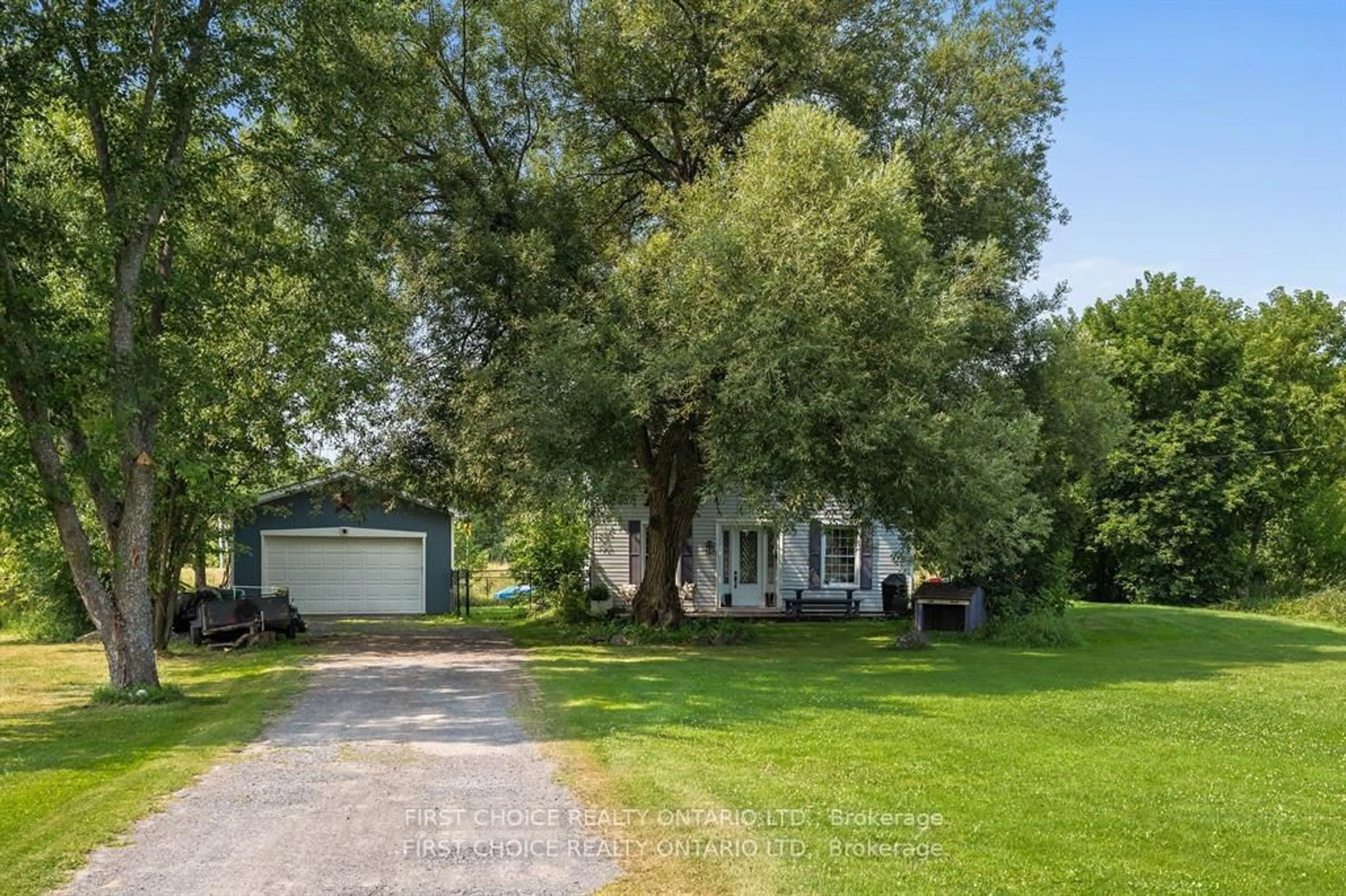 A pic from outside/outdoor area/front of a property/back of a property/a pic from drone, street for 8 Campbell Reid Crt, Ottawa Ontario K2K 1X7