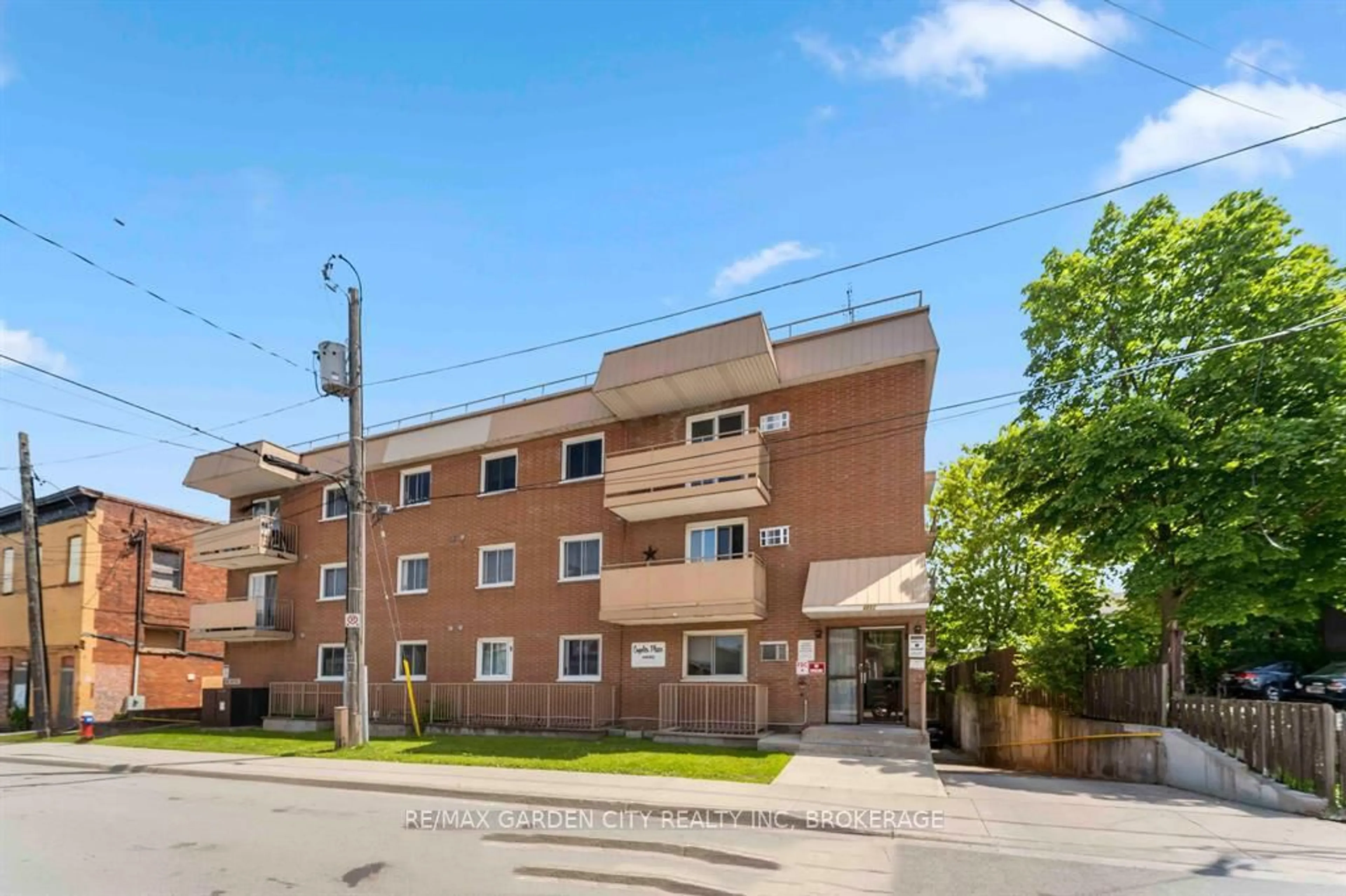 Patio, unknown for 4692 Crysler Ave #202, Niagara Falls Ontario L2E 3V8