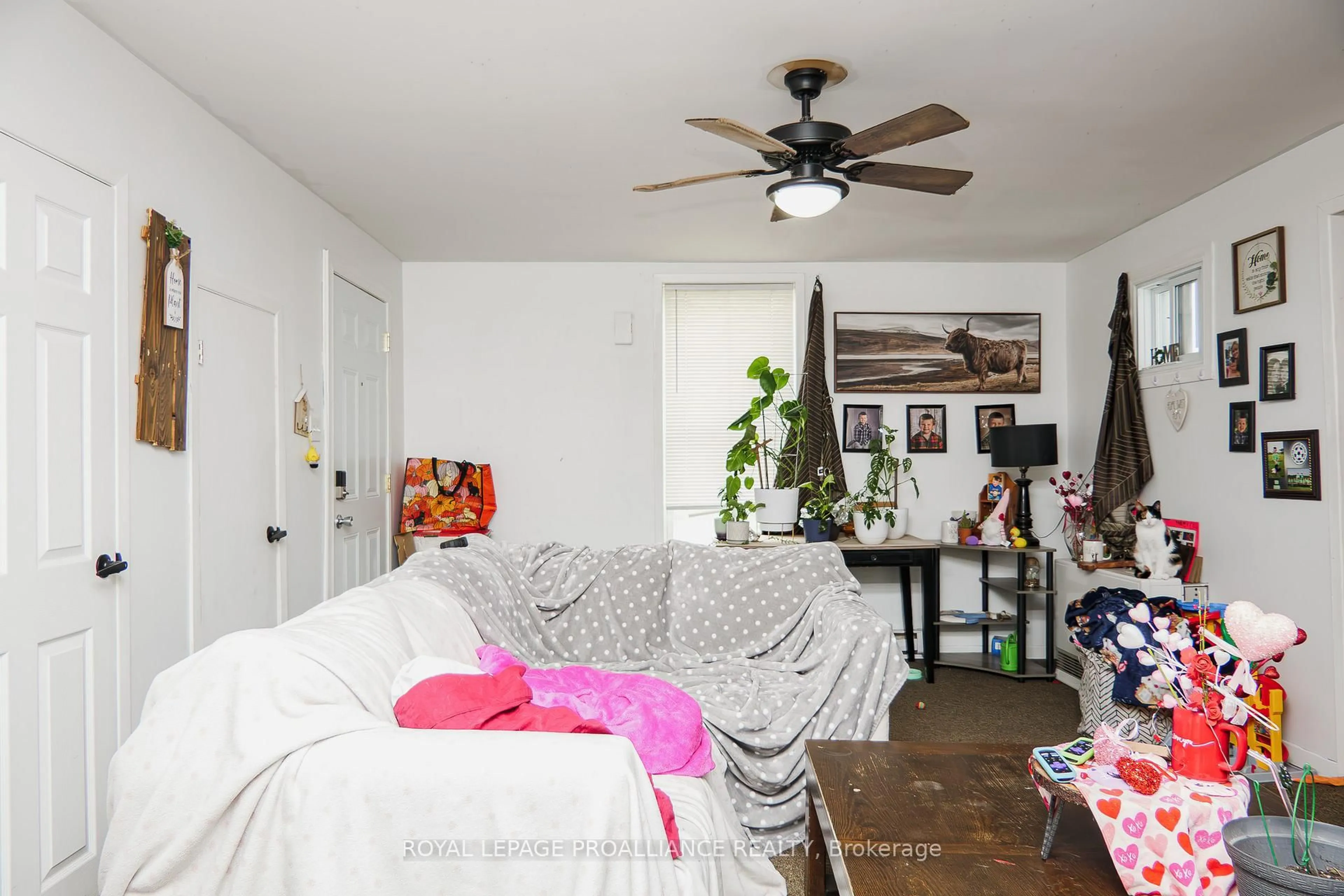 A pic of a room for 71 Canal St, Quinte West Ontario K8V 4K4