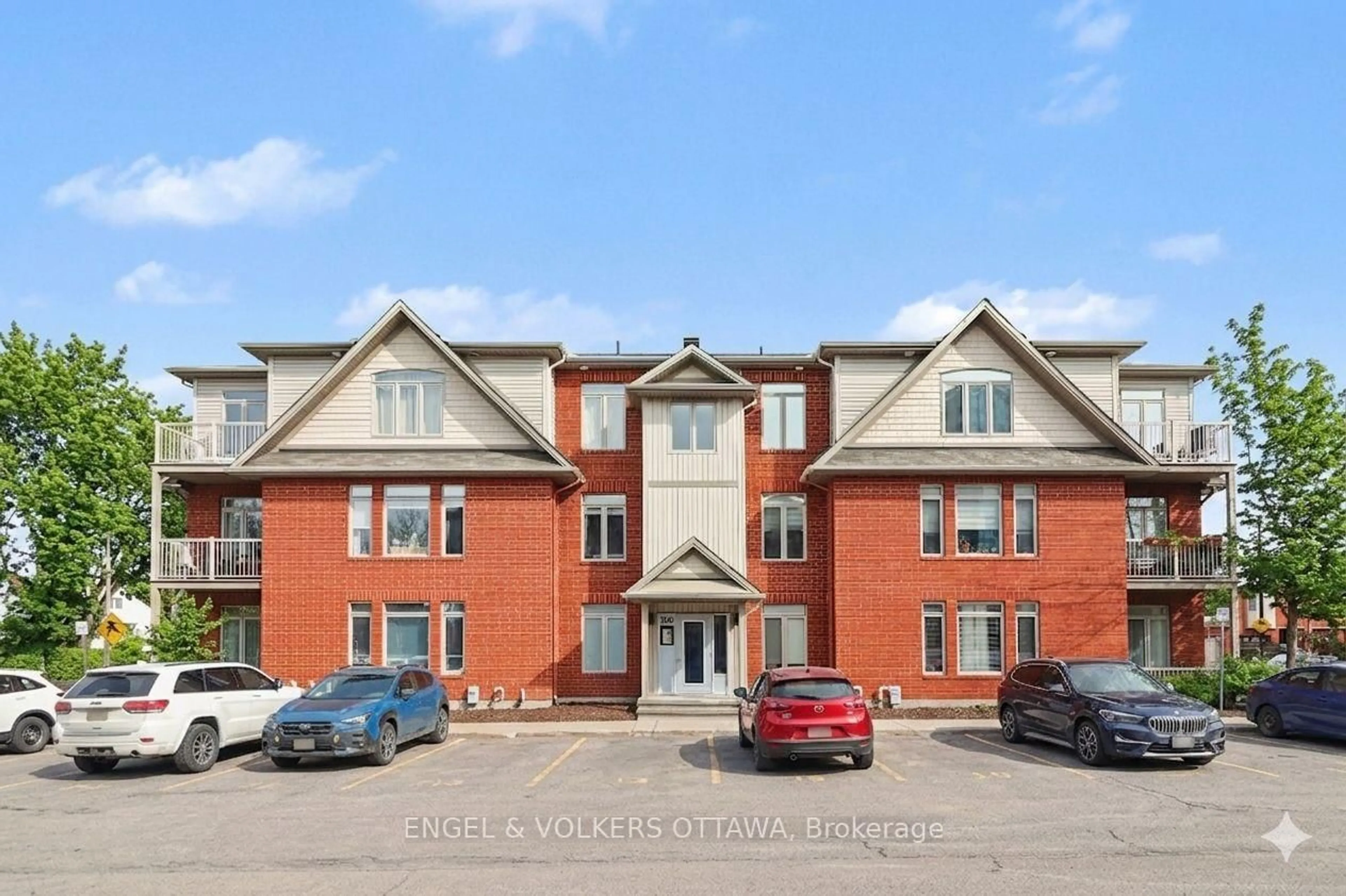 Unknown for 300 Meilleur Private #B, Ottawa Ontario K1L 0A2