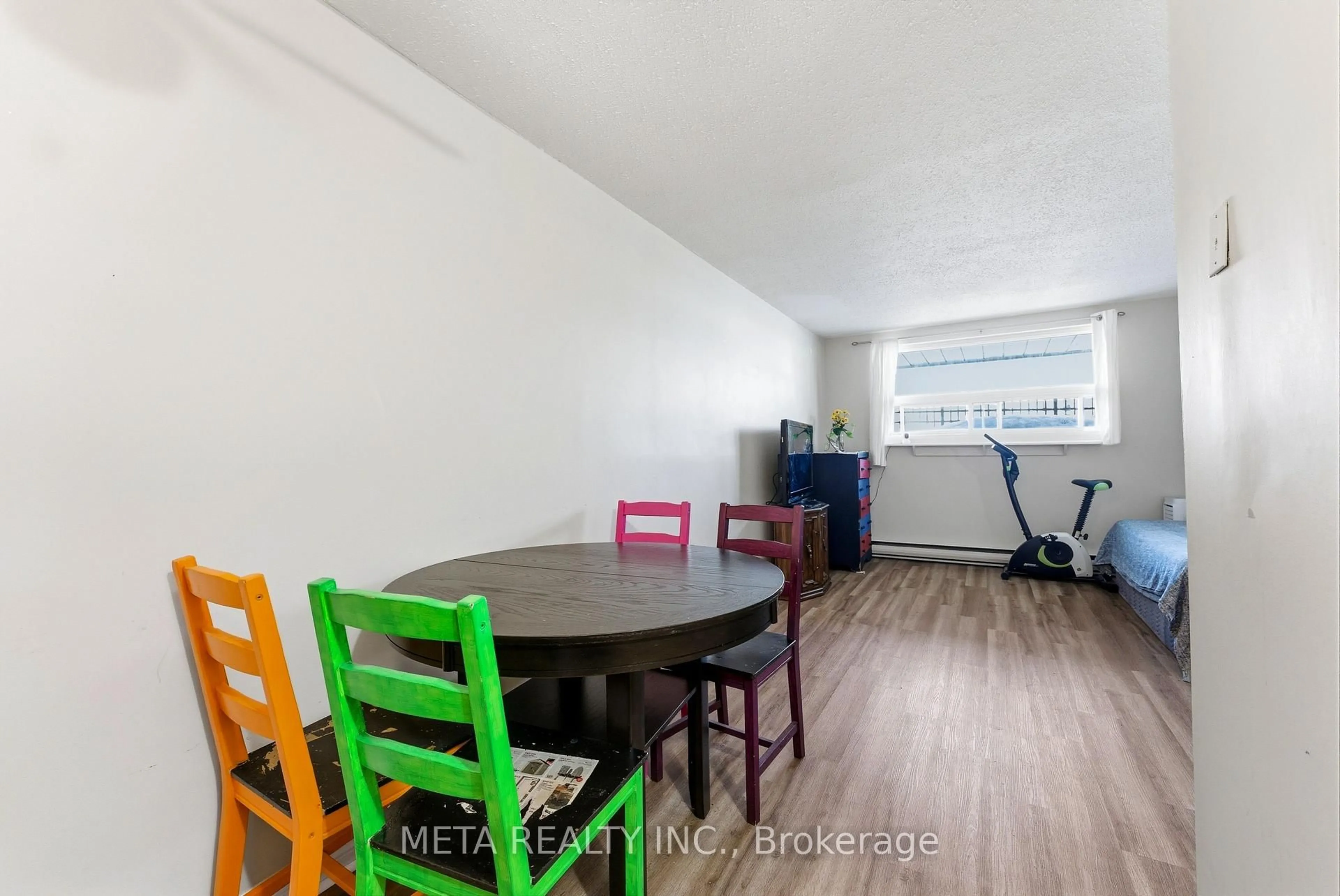 A pic of a room for 25 College St #103, Belleville Ontario K8P 2E3