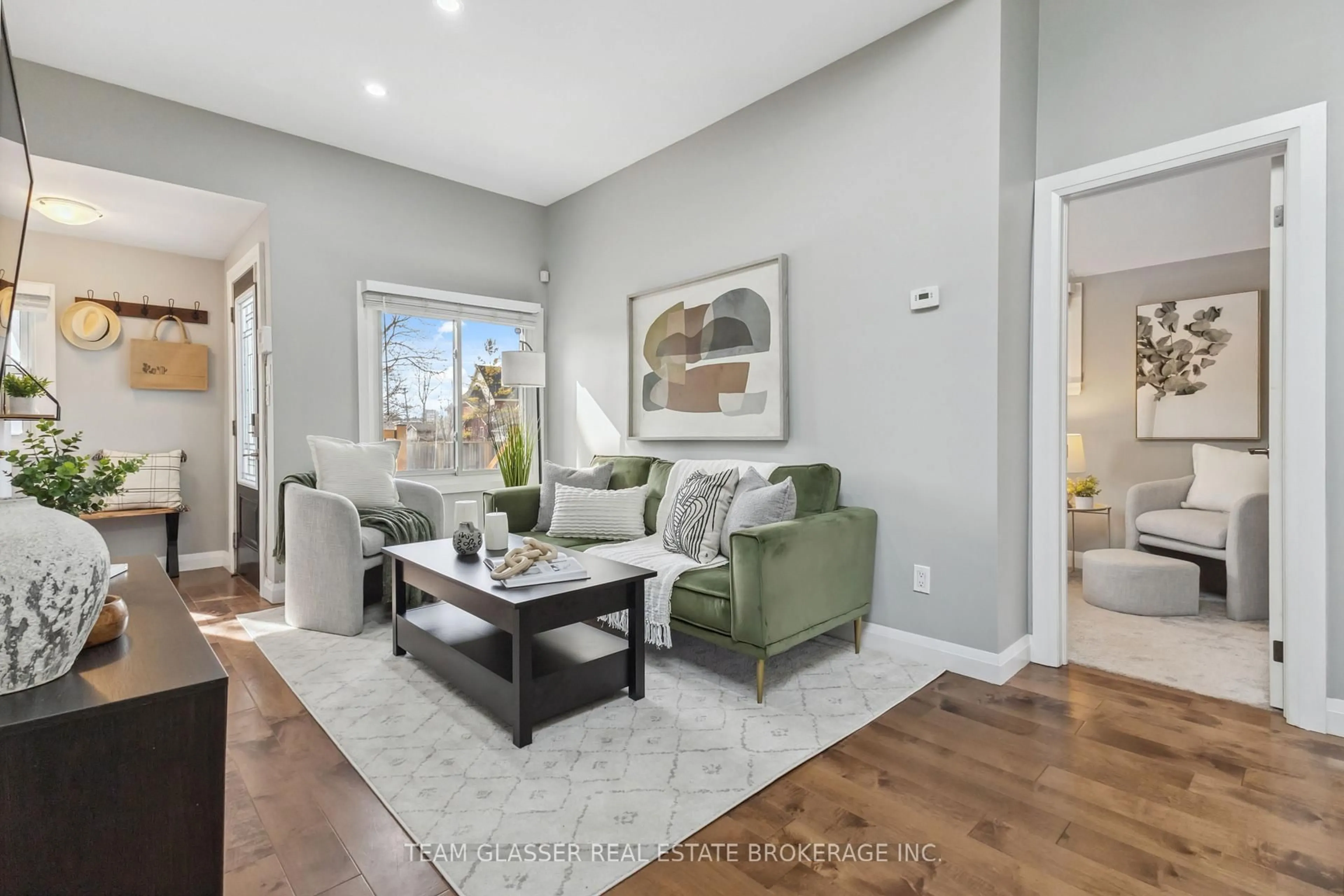 Living room with furniture, unknown for 768 GLASGOW St, London East Ontario N5Y 1V9